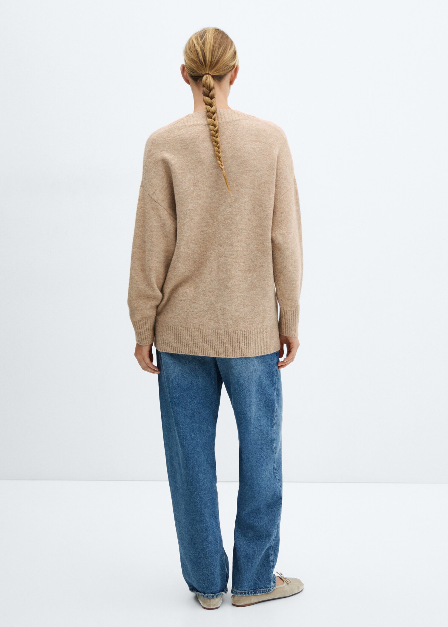 Oversized V-neck sweater - Reverse of the article