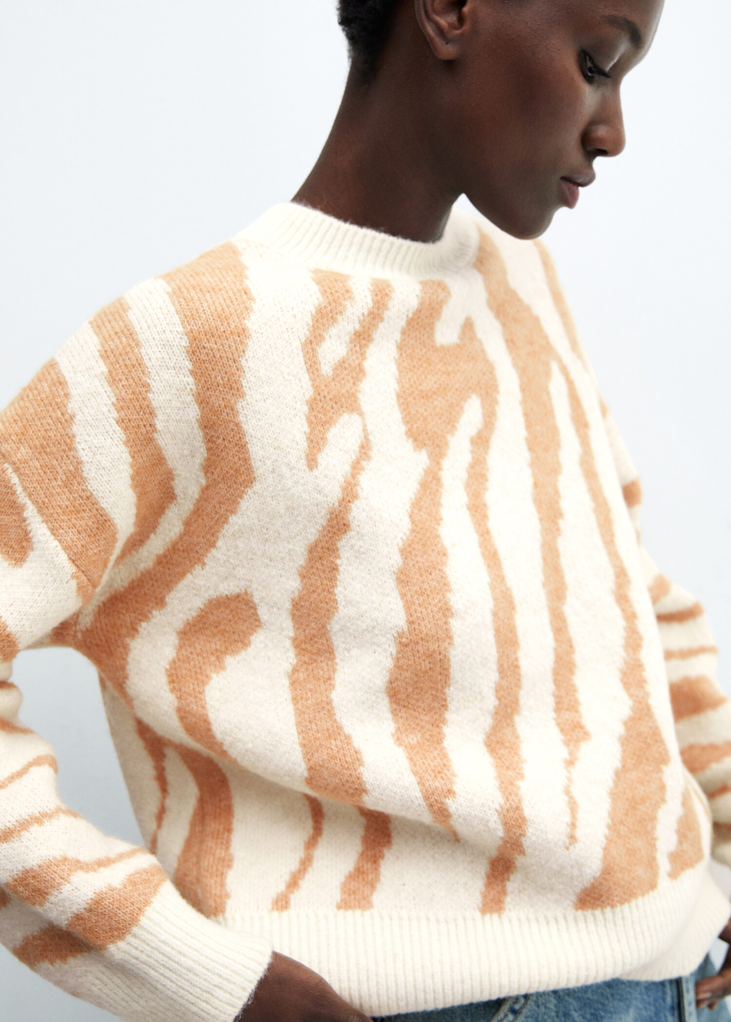 Animal-print knitted sweater - Details of the article 2