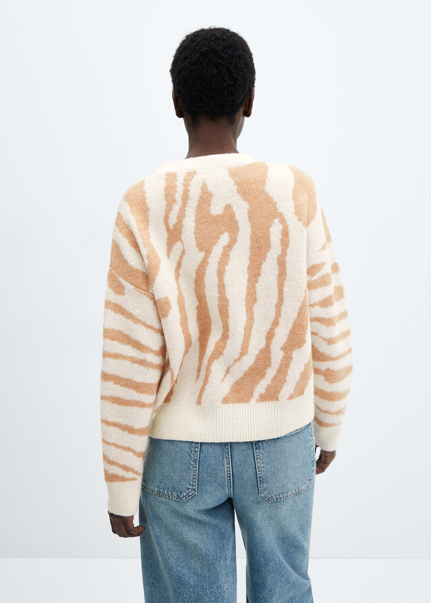 Animal-print knitted sweater - Reverse of the article