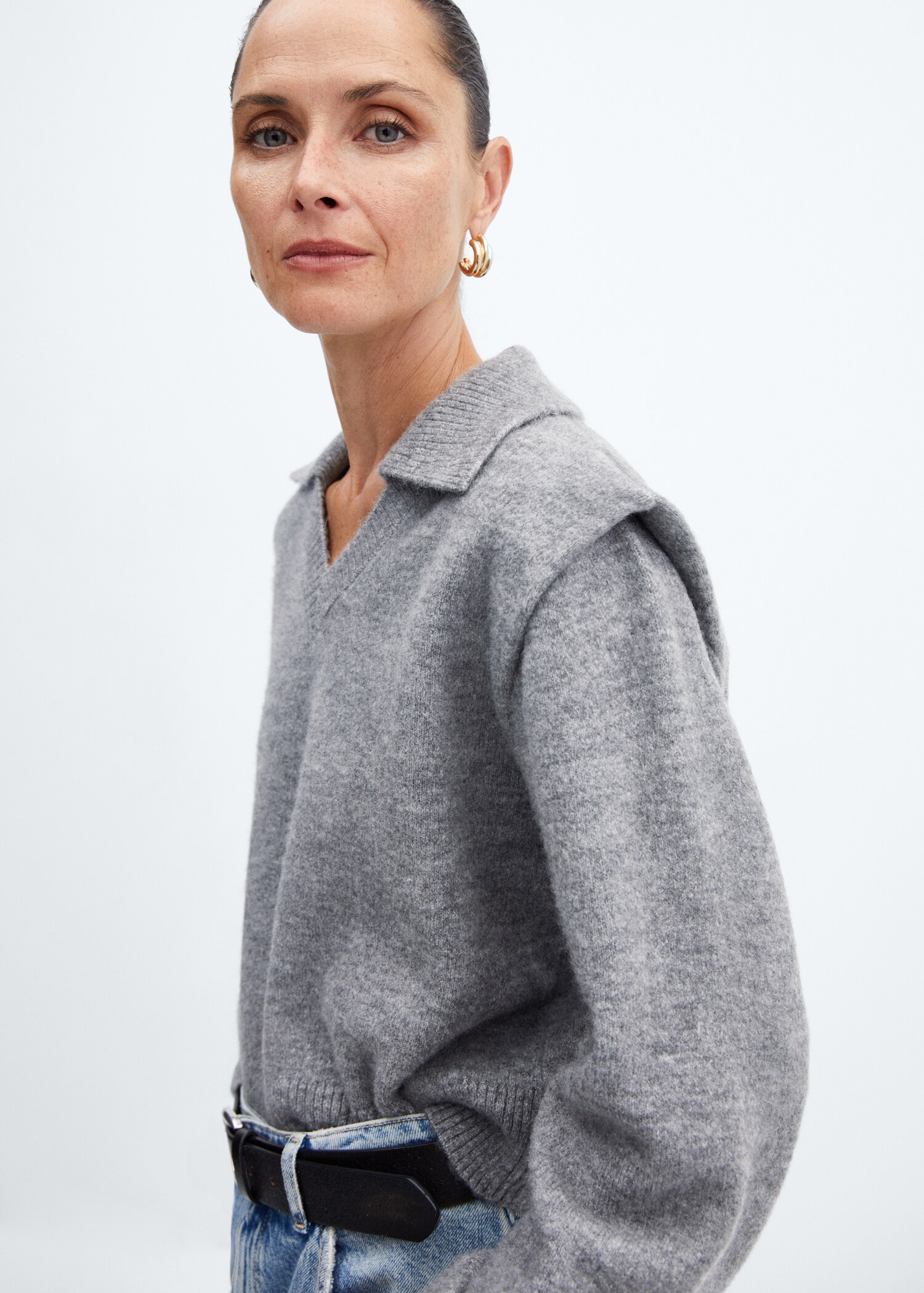 Polo-neck sweater with shoulder pads - Details of the article 1