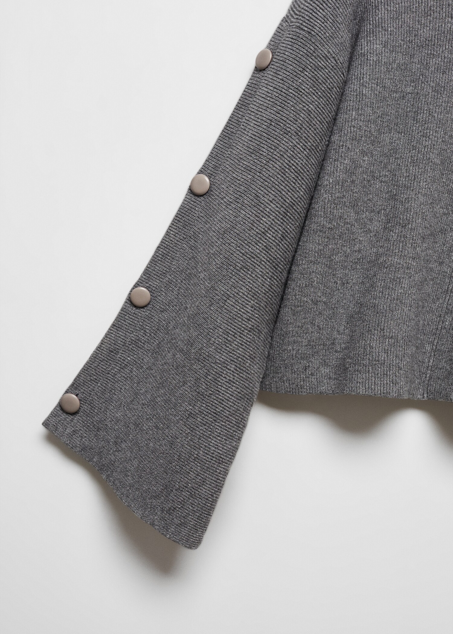 Buttoned sleeves sweater - Details of the article 8