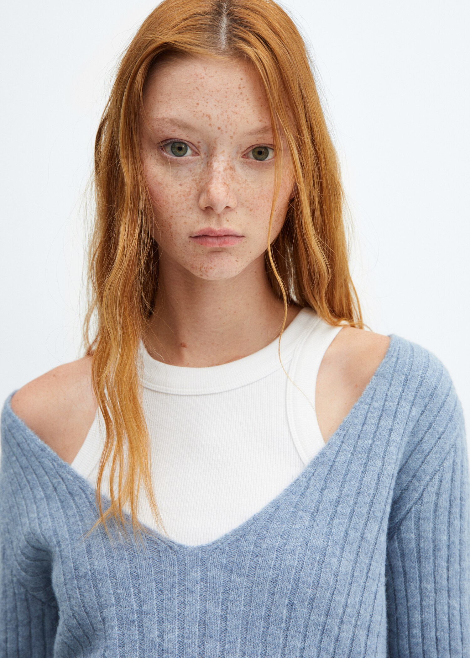 V-neck ribbed knit sweater - Details of the article 1
