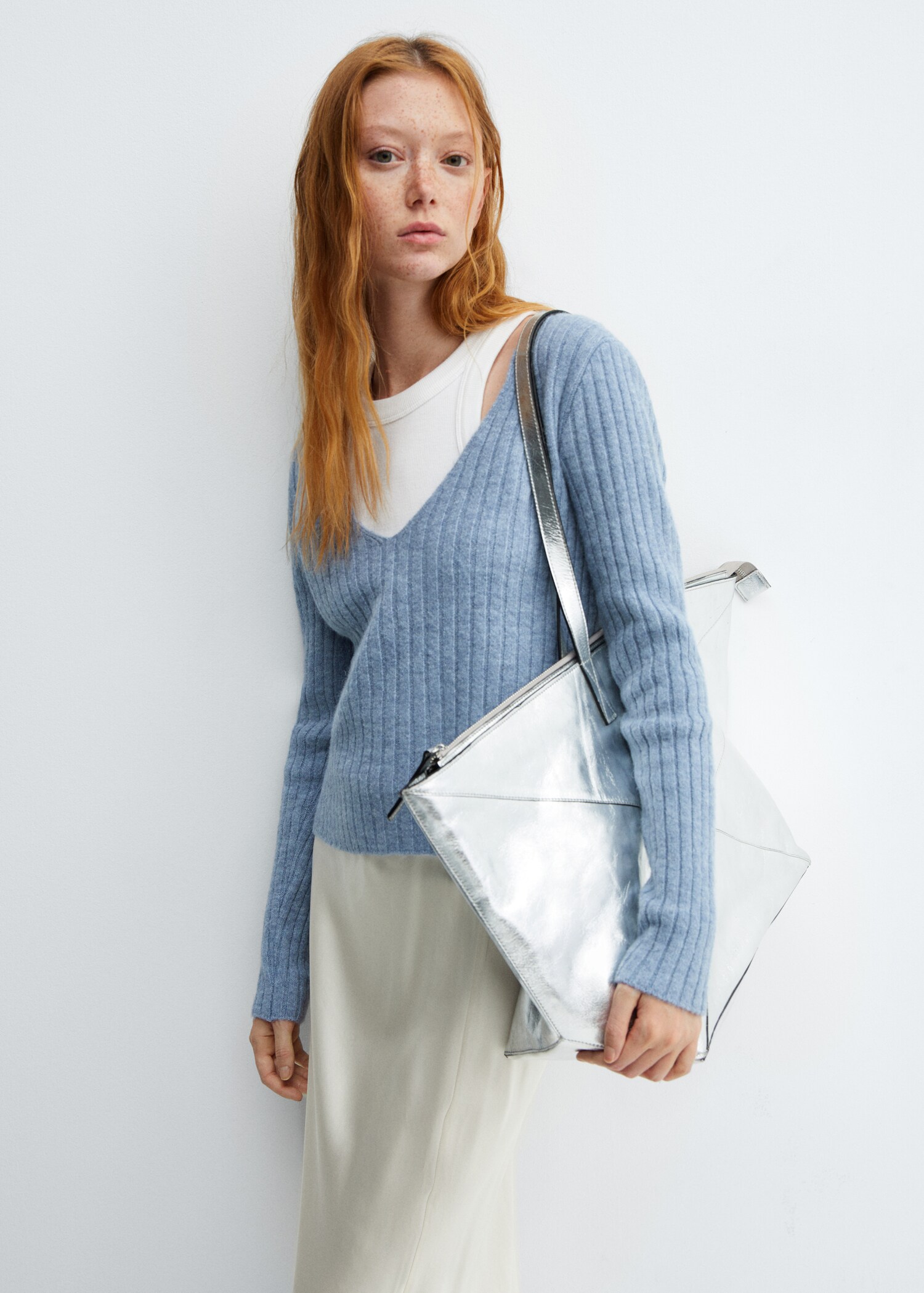 V-neck ribbed knit sweater - Details of the article 2