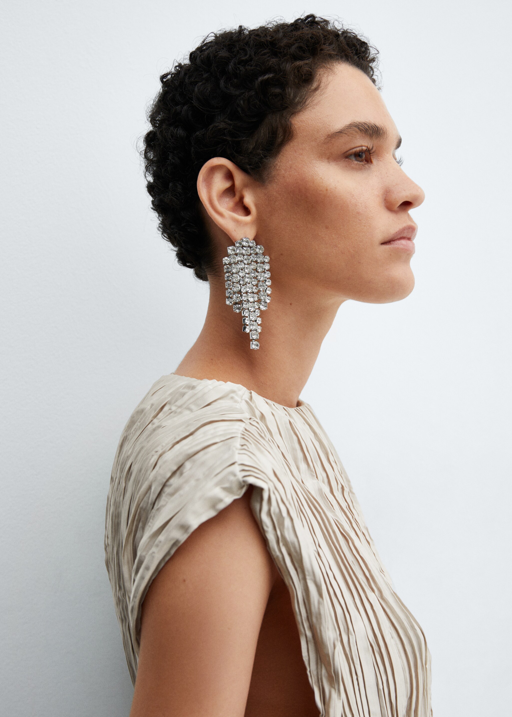 Satinierte Bluse mit Plisséedetails - Detail des Artikels 1, Hellgrau/Pastellgrau. Ref: 57009101-00.