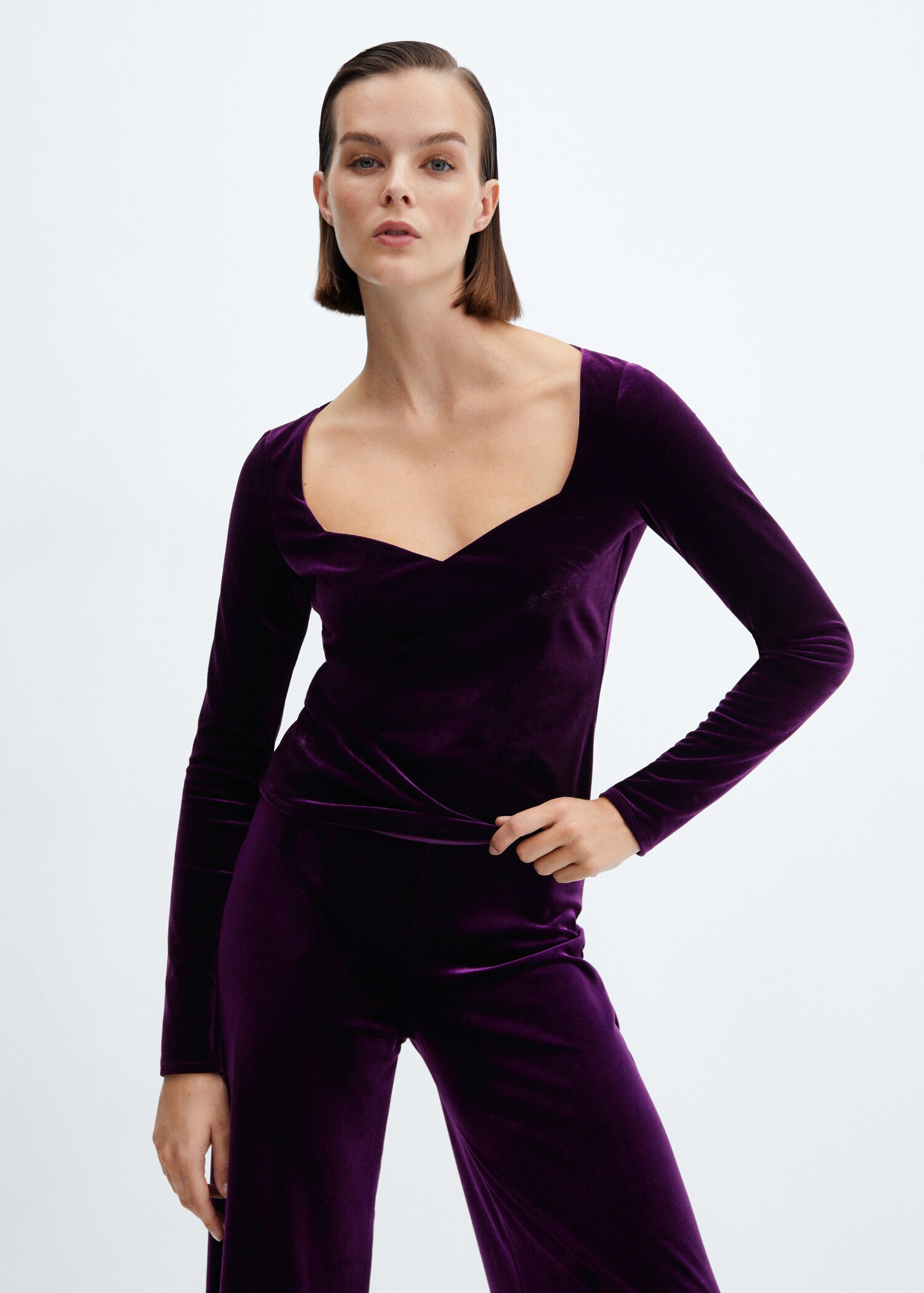 Low-cut velvet t-shirt - Medium plane