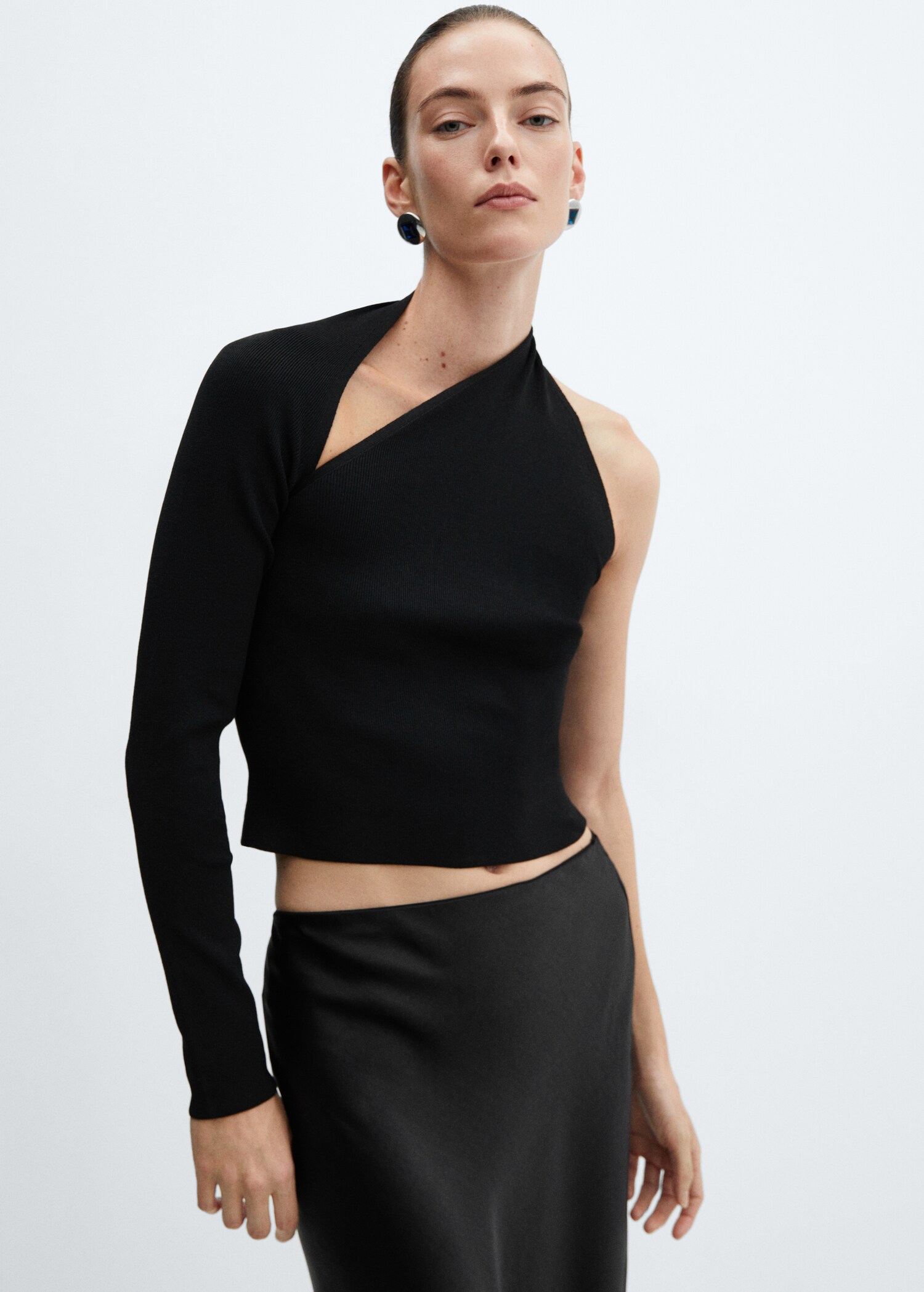 Asymmetrical top with slit - Medium plane