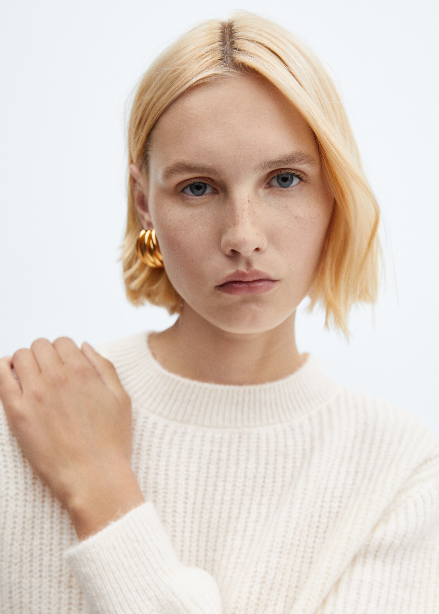 Round-neck knitted sweater - Details of the article 1