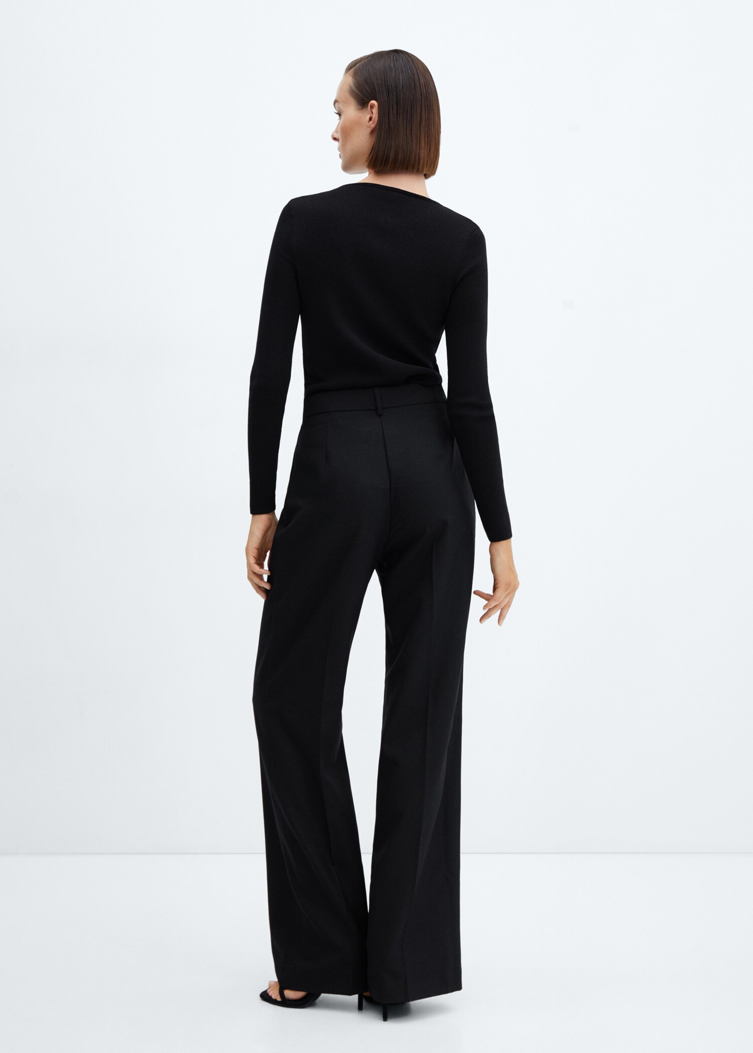 Cut-out sweater - Reverse of the article