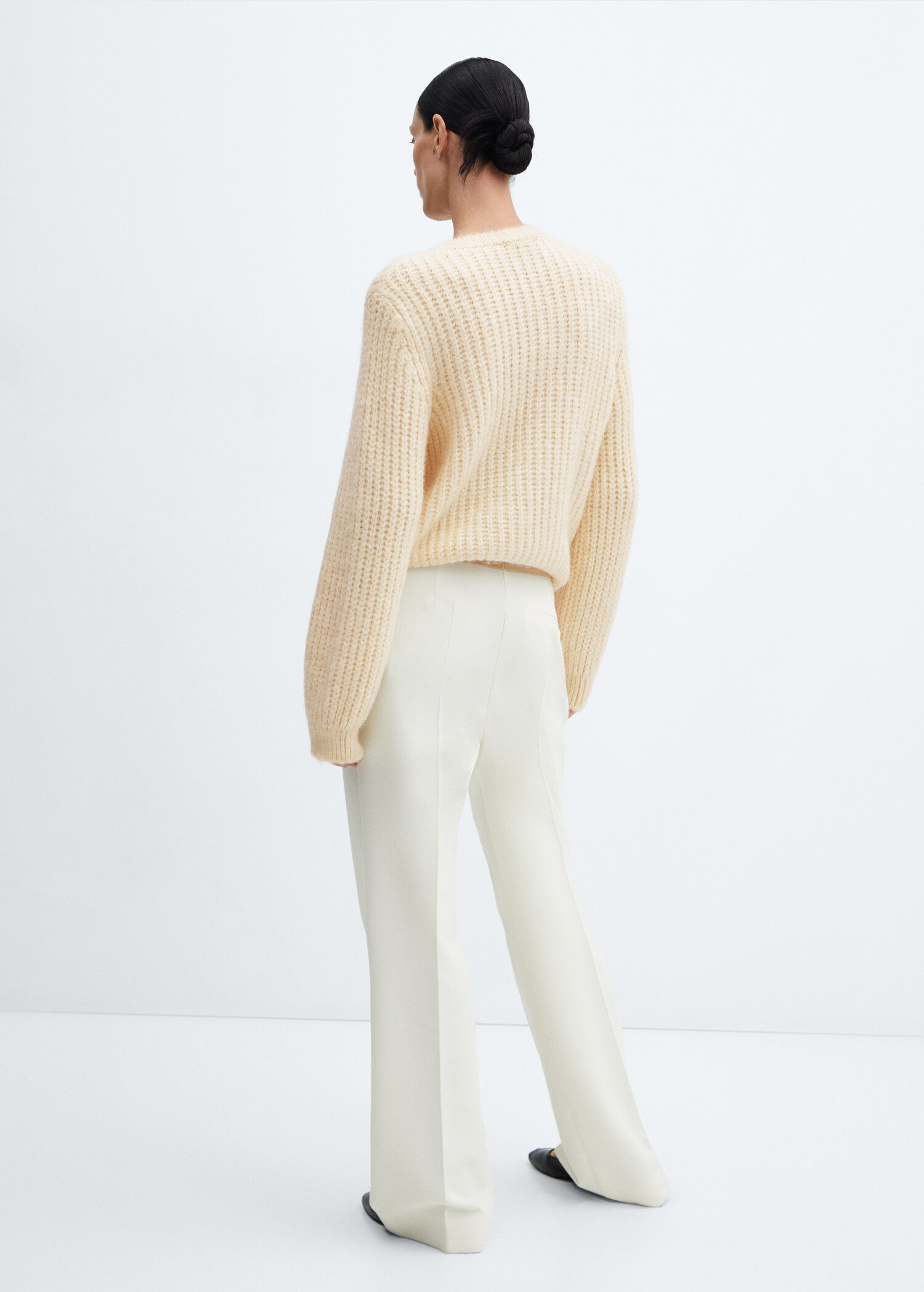Open work-detail sweater - Reverse of the article