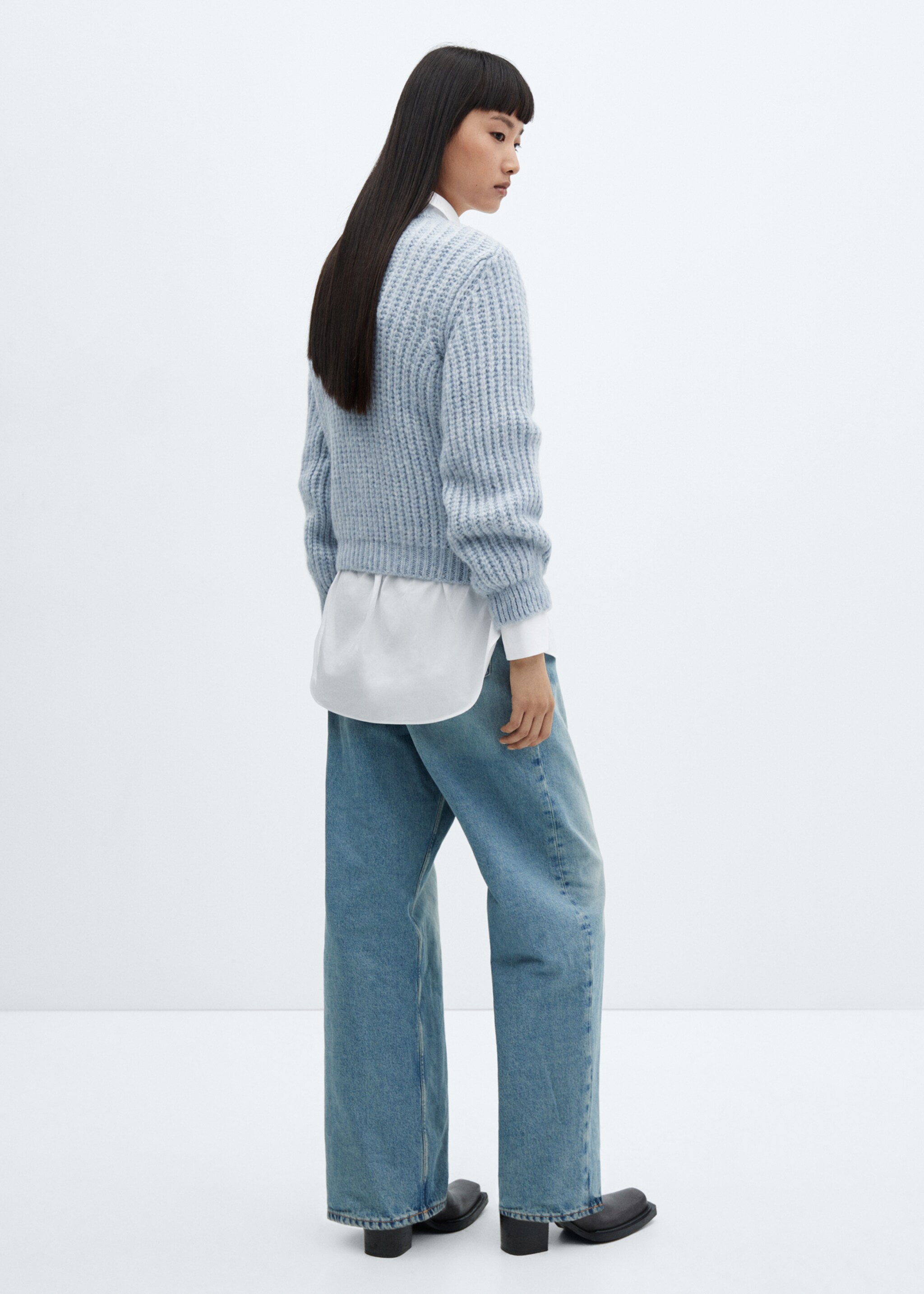 Open work-detail sweater - Reverse of the article