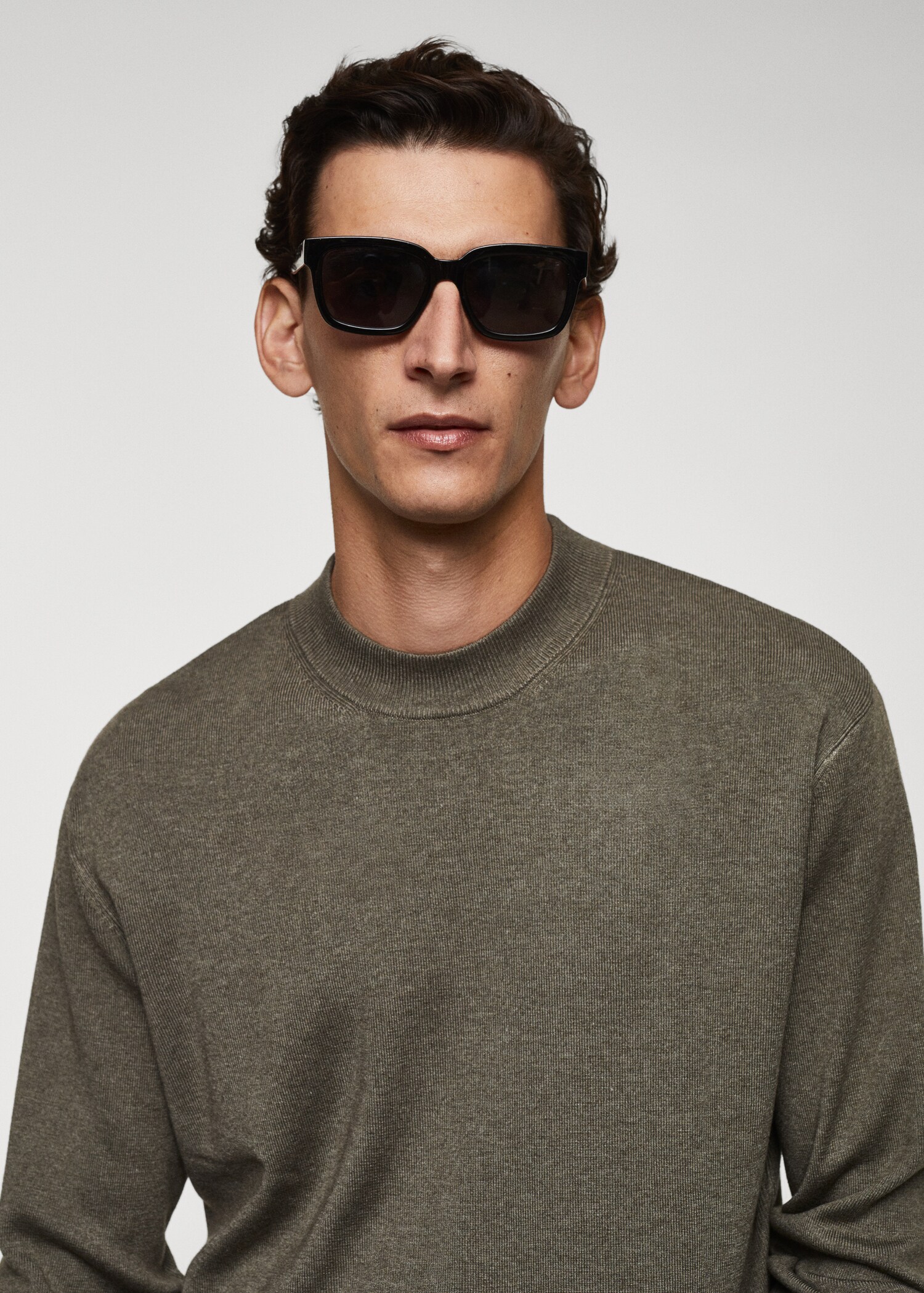 High collar wool sweater - Details of the article 1
