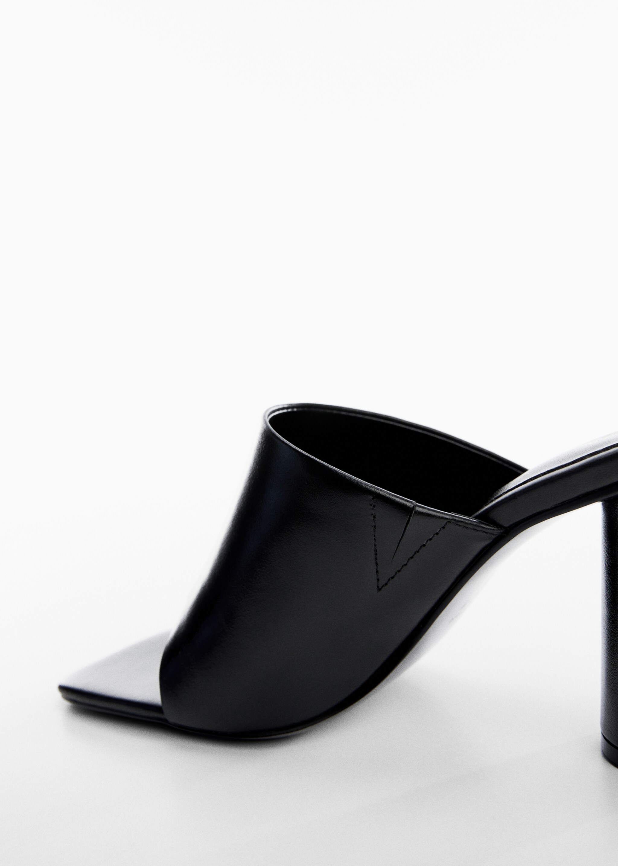 Heel leather sandals - Details of the article 2, Black. Ref: 57010046-00.