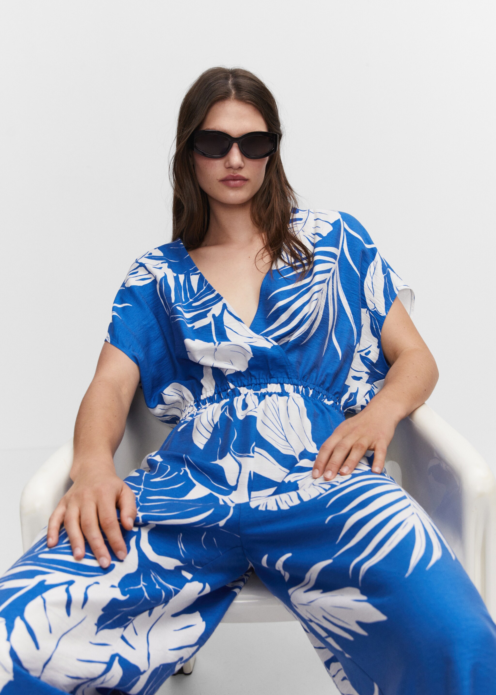 Tropical print jumpsuit - Details of the article 2, Blue. Ref: 57010207-00.