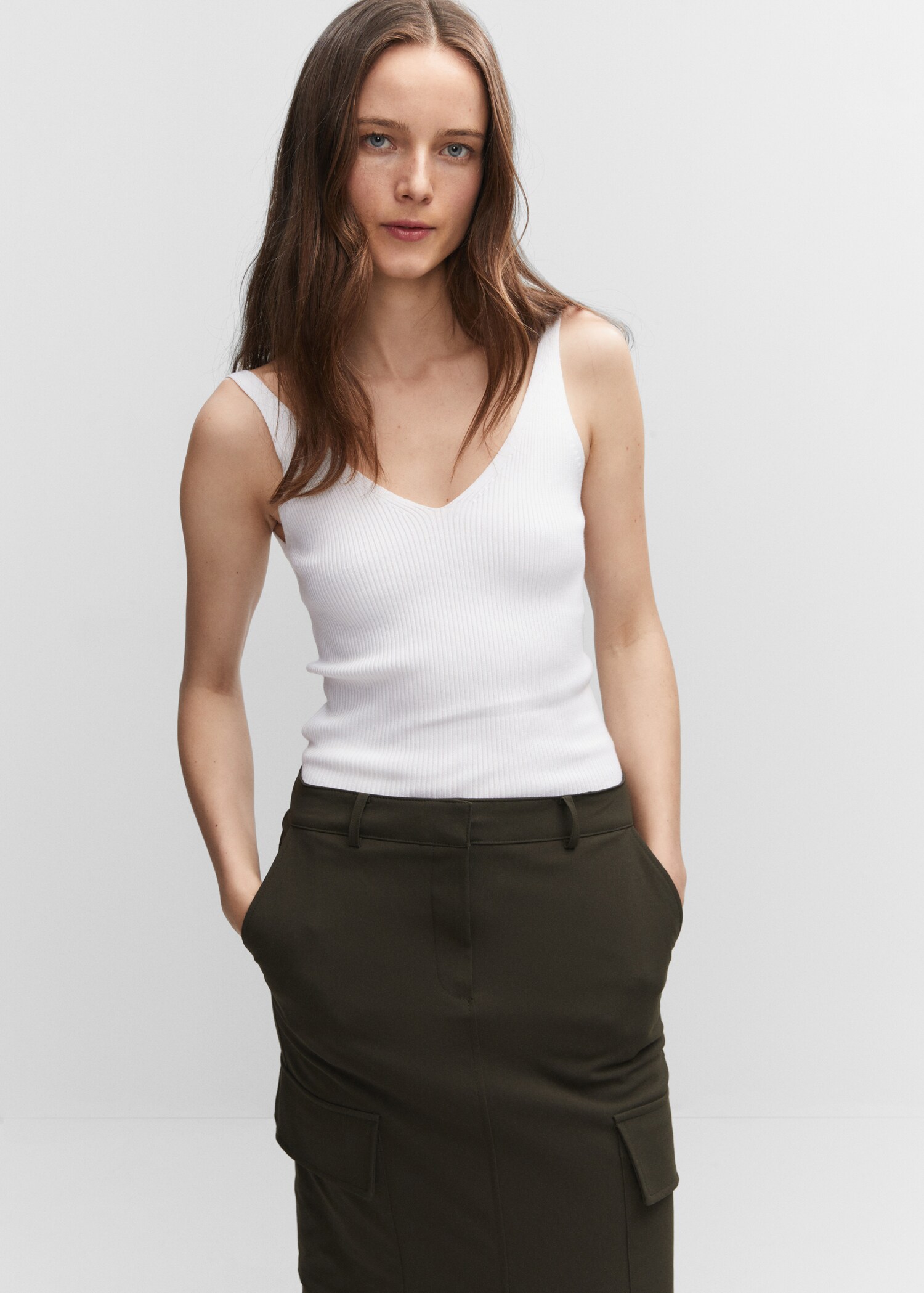 V-neck knitted top - Medium plane