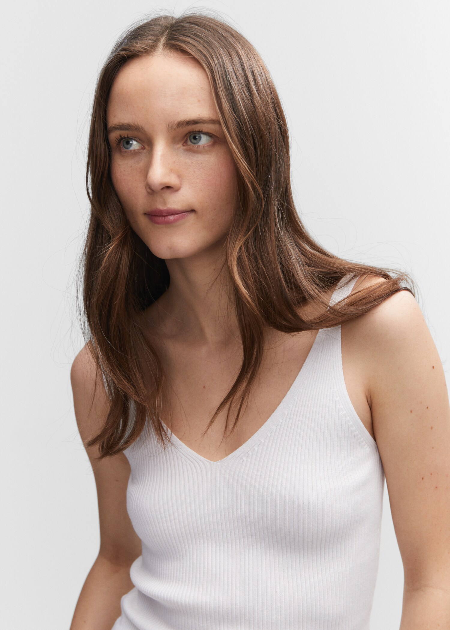 V-neck knitted top - Details of the article 1