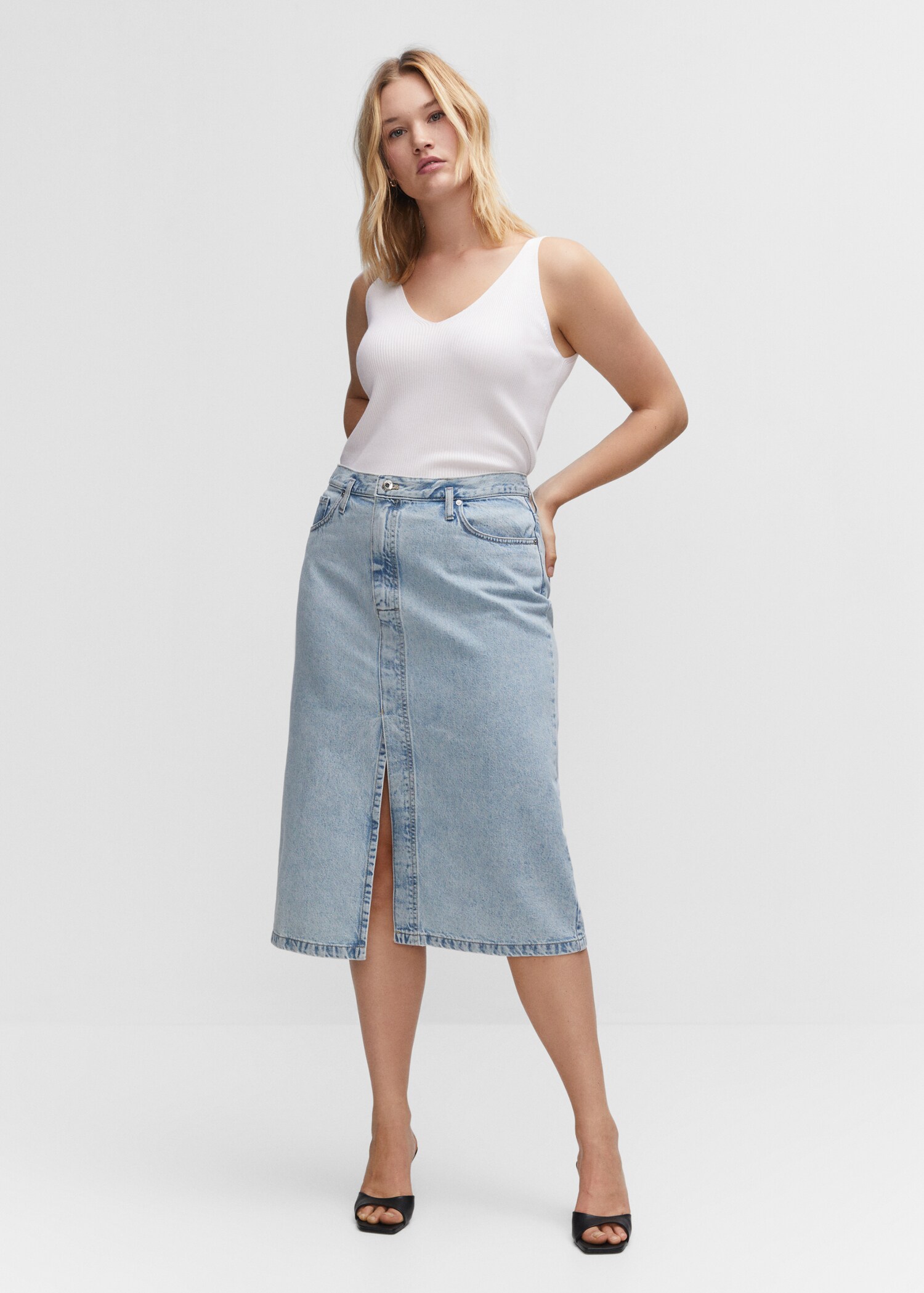 V-neck knitted top - Details of the article 3
