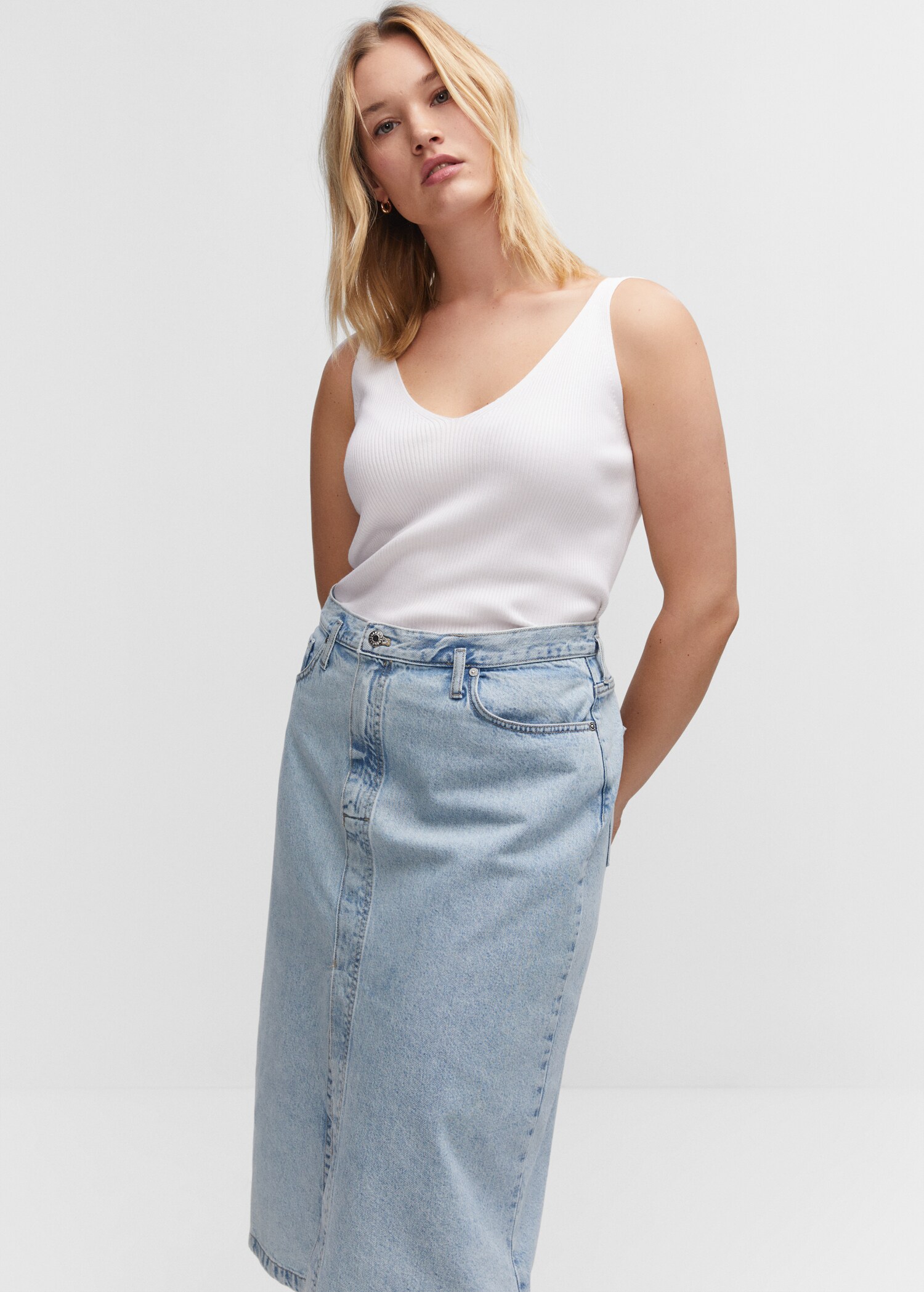 V-neck knitted top - Details of the article 5