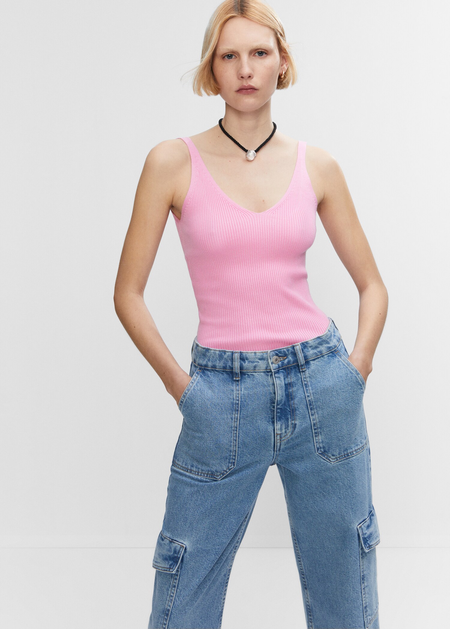 V-neck knitted top - Medium plane