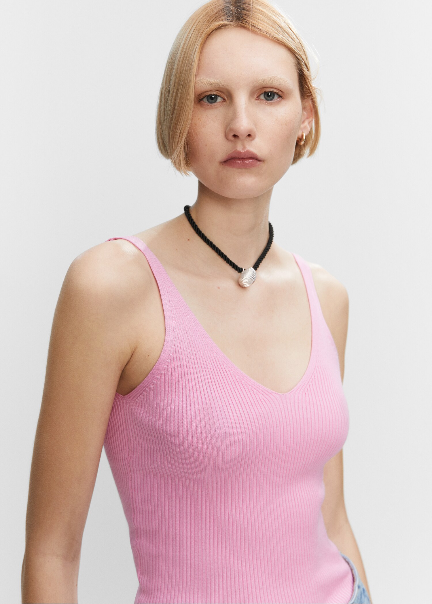 V-neck knitted top - Details of the article 1