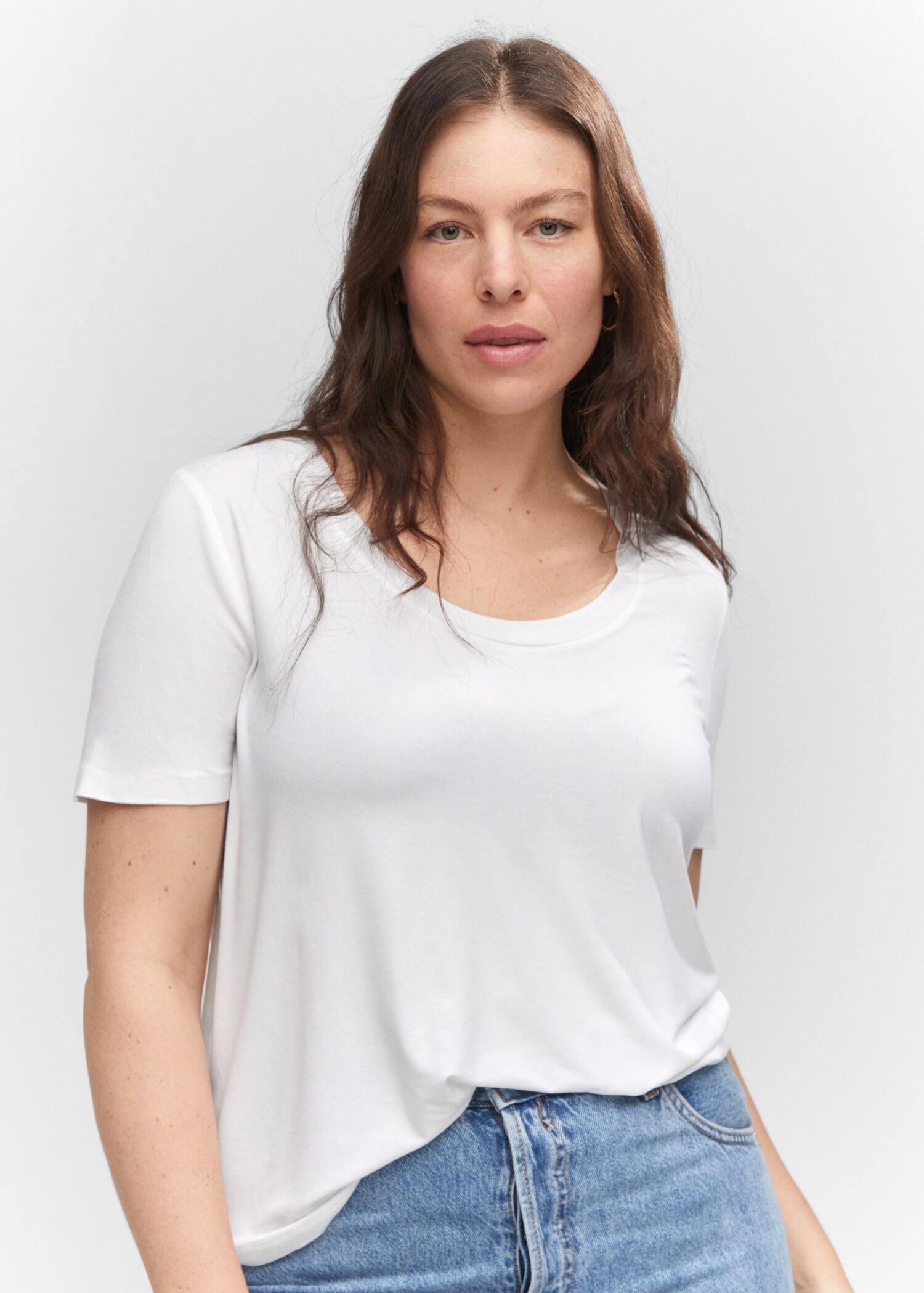 T-Shirt mit tiefem Ausschnitt - Detail des Artikels 4