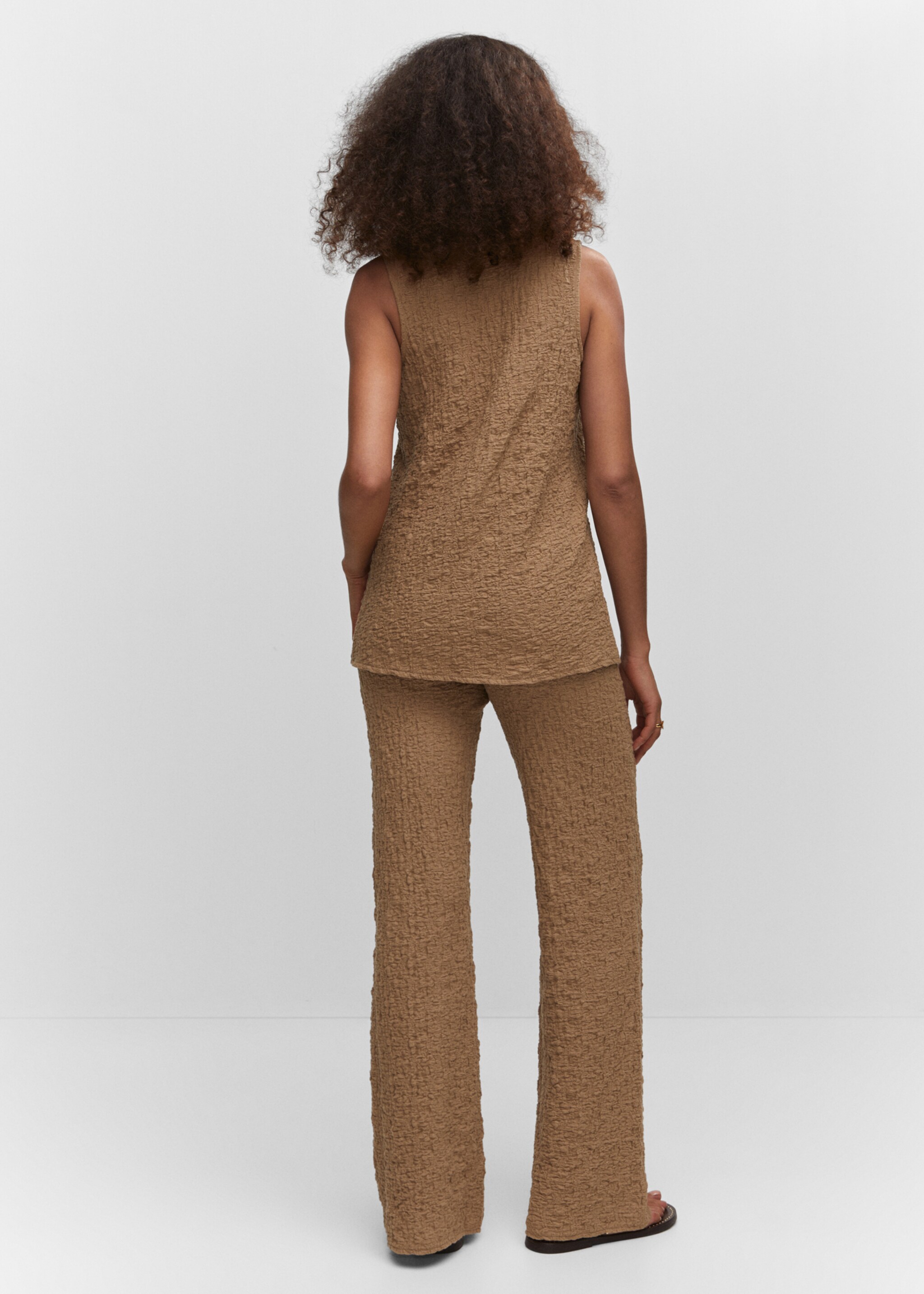 Textured polo neck gilet - Reverse of the article, Medium Brown. Ref: 57010277-00.