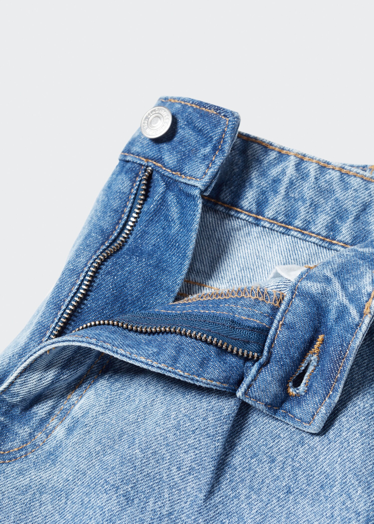 Slouchy denim shorts - Details of the article 8