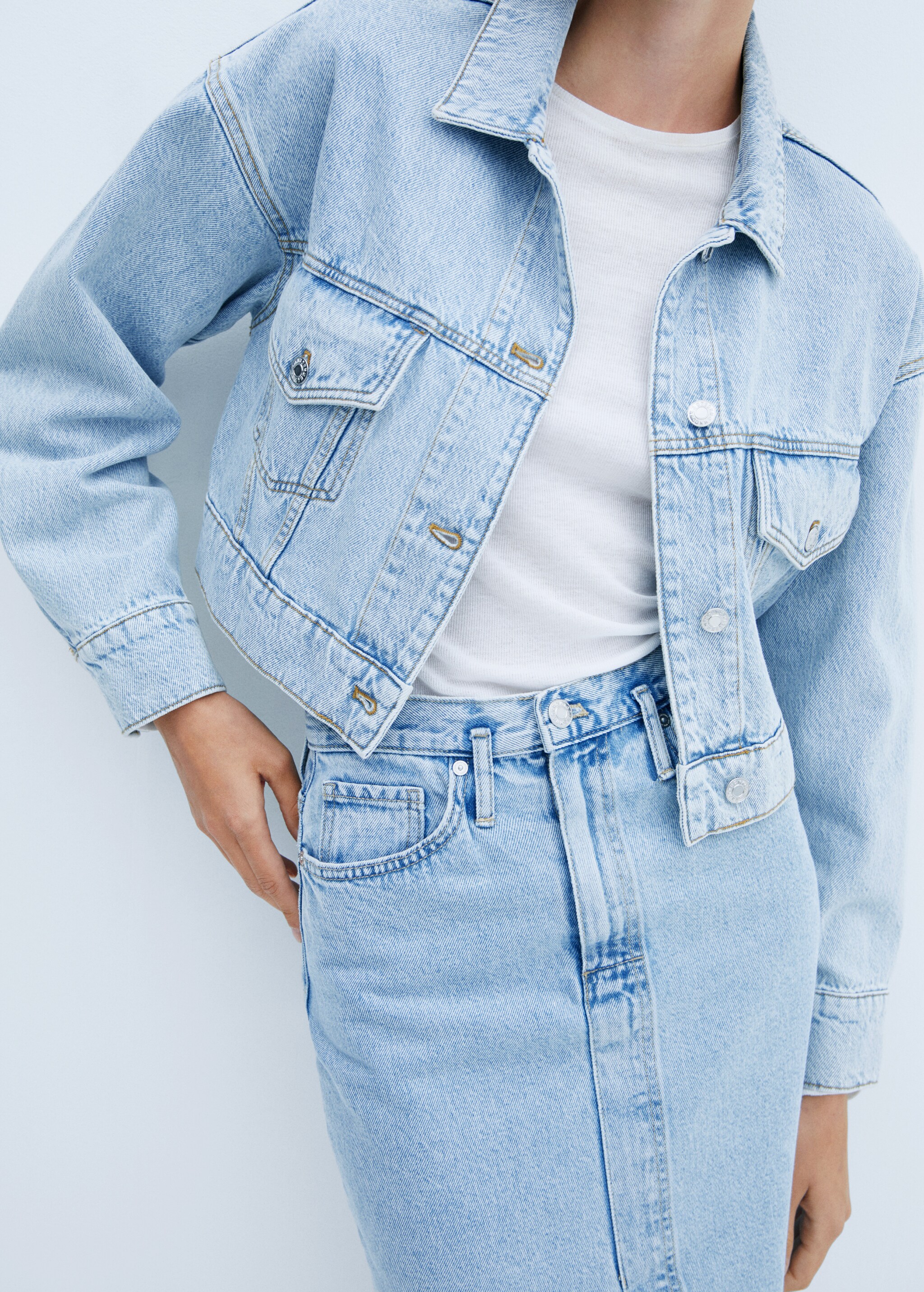 Cropped denim jacket - Details of the article 6