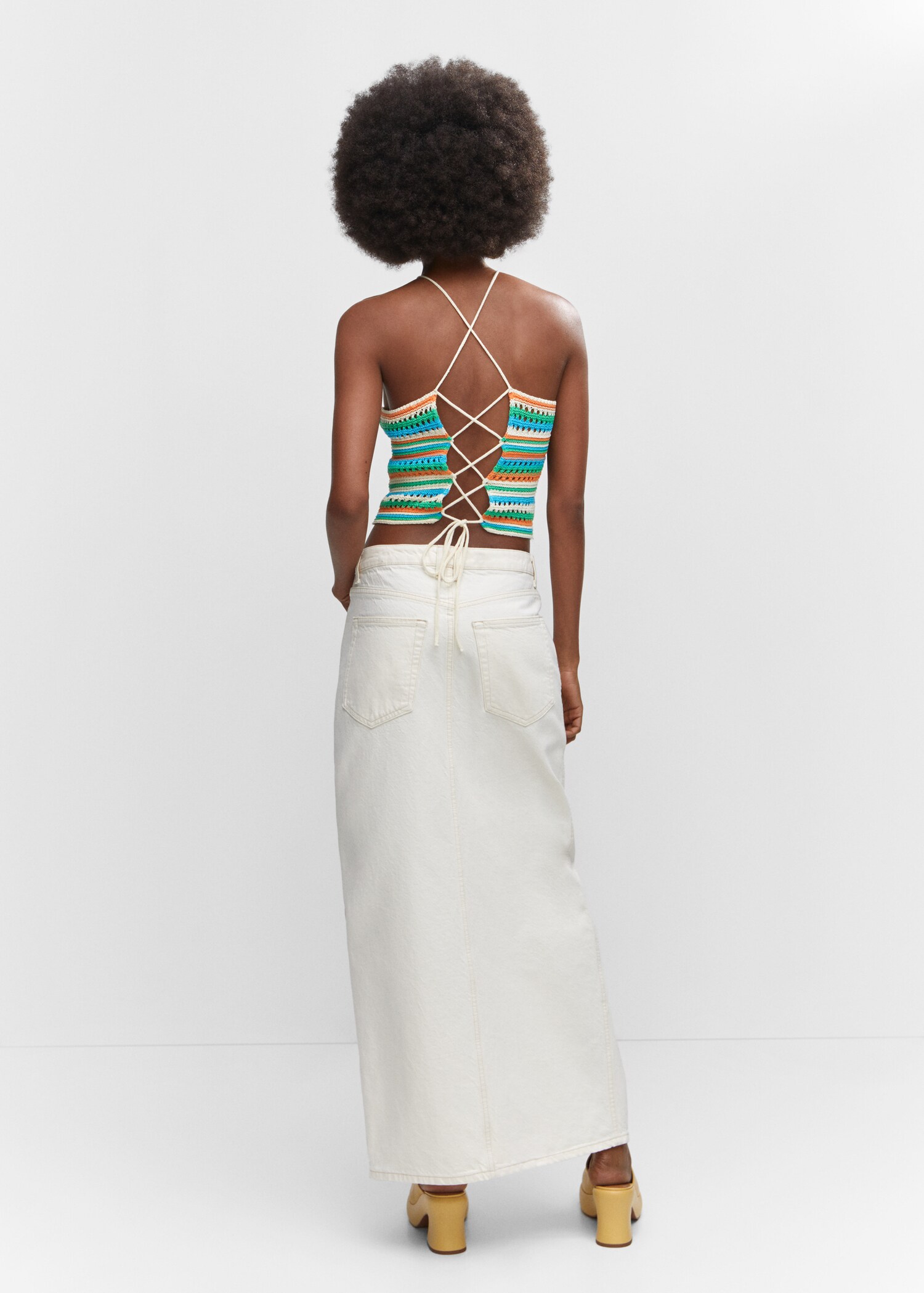 Halter neck crochet top - Reverse of the article