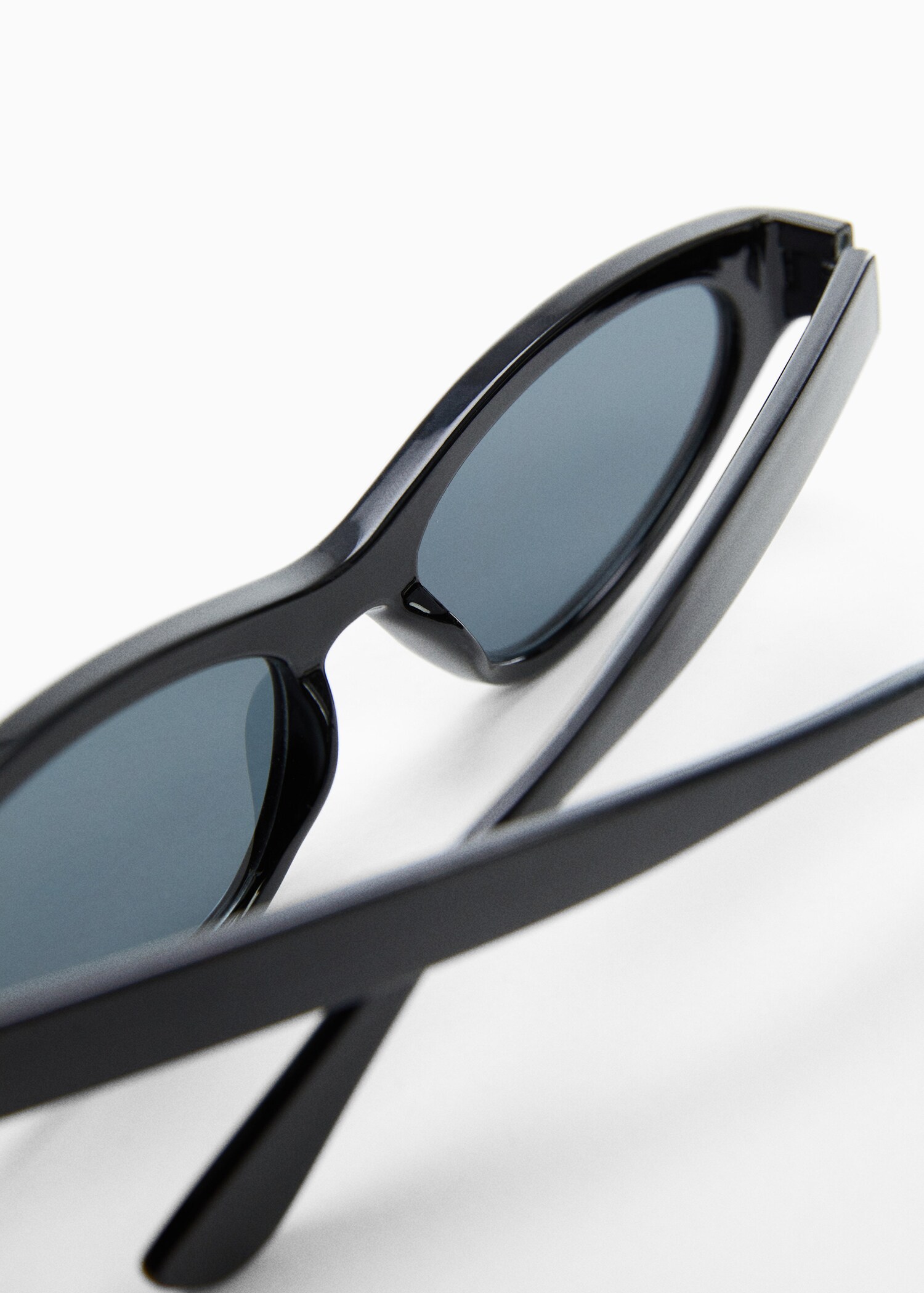 Retro style sunglasses - Details of the article 1