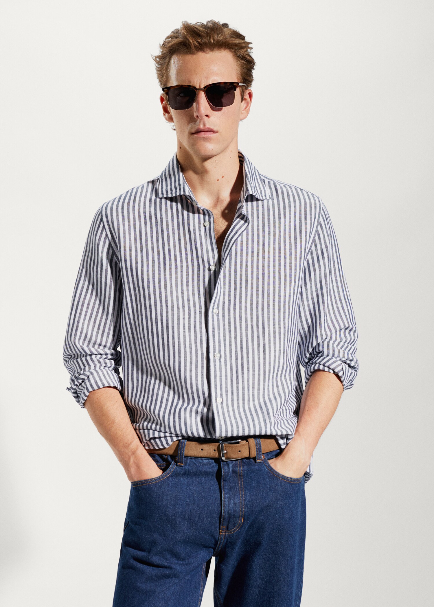 Slim fit prugasta lanena košulja - Prikaz srednjeg dijela