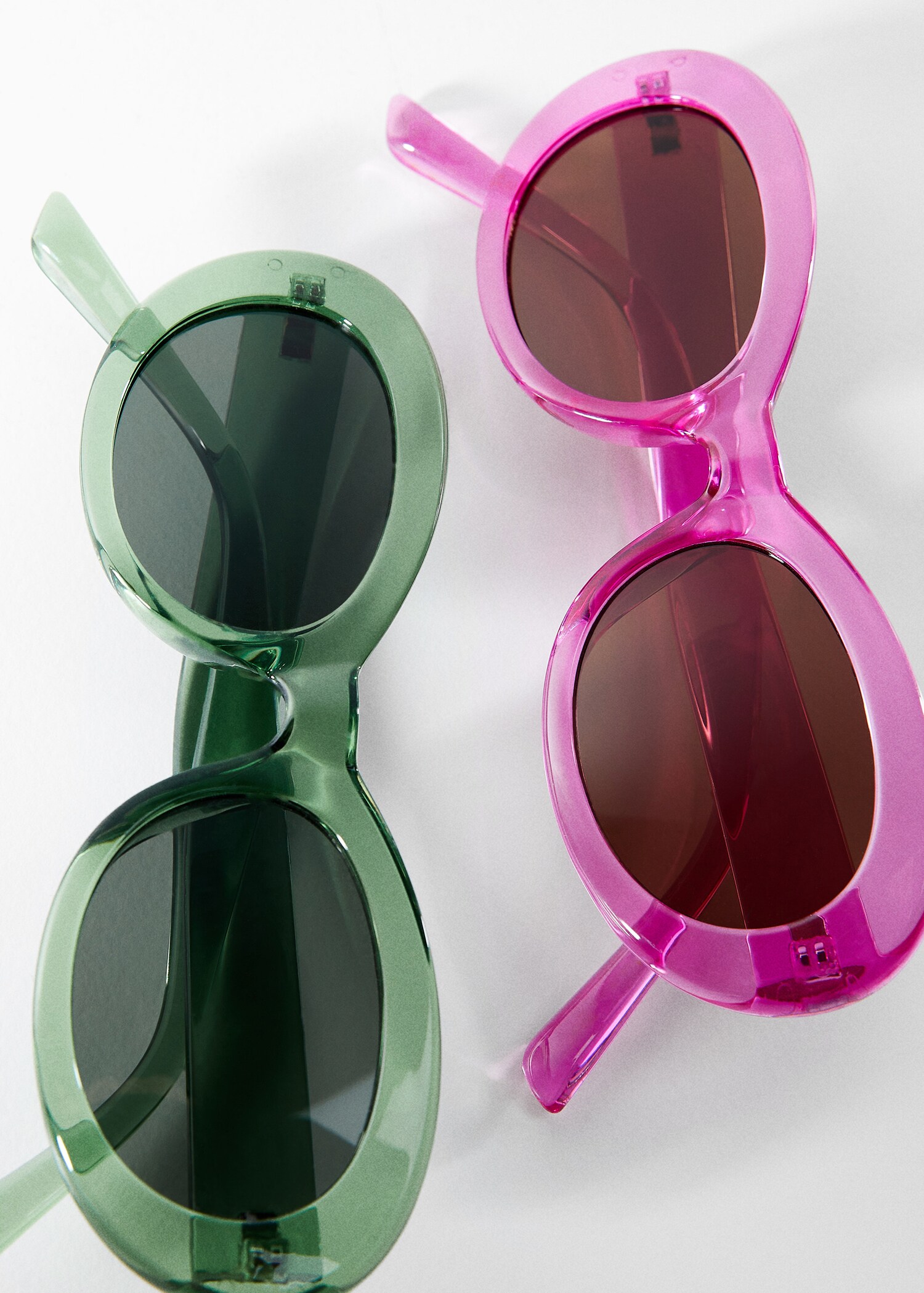 Sonnenbrille mit halbtransparentem Gestell - Detail des Artikels 5