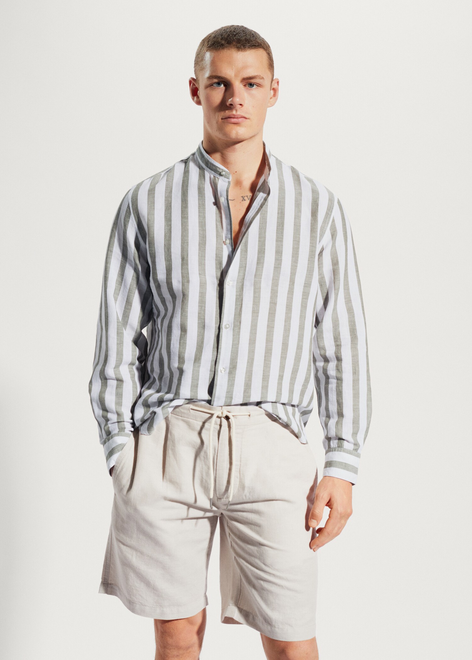 Camisa regular fit lino rayas - Plano medio