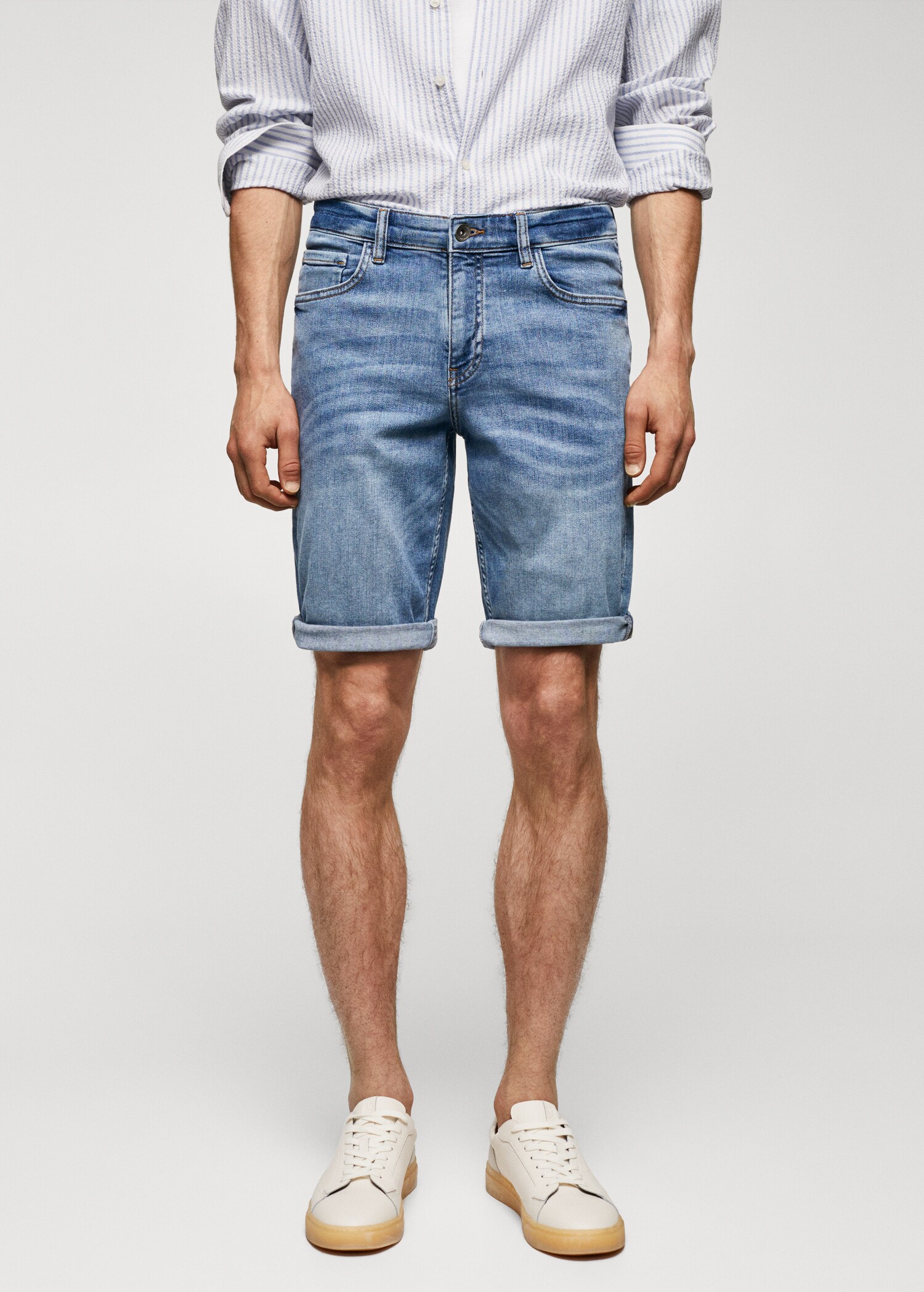 Bermudas vaqueras slim fit - Plano medio