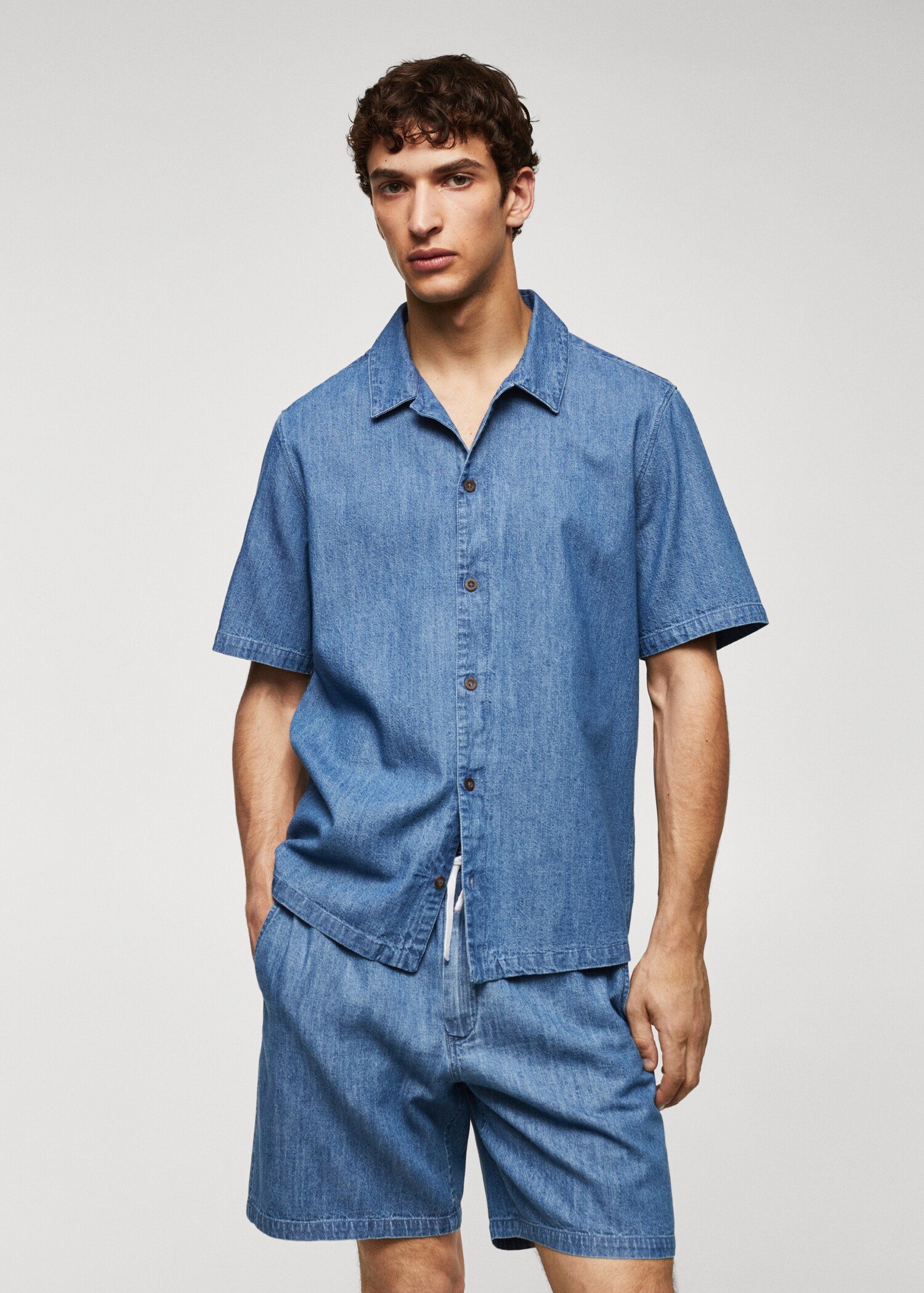 100% cotton chambray shirt - Medium plane
