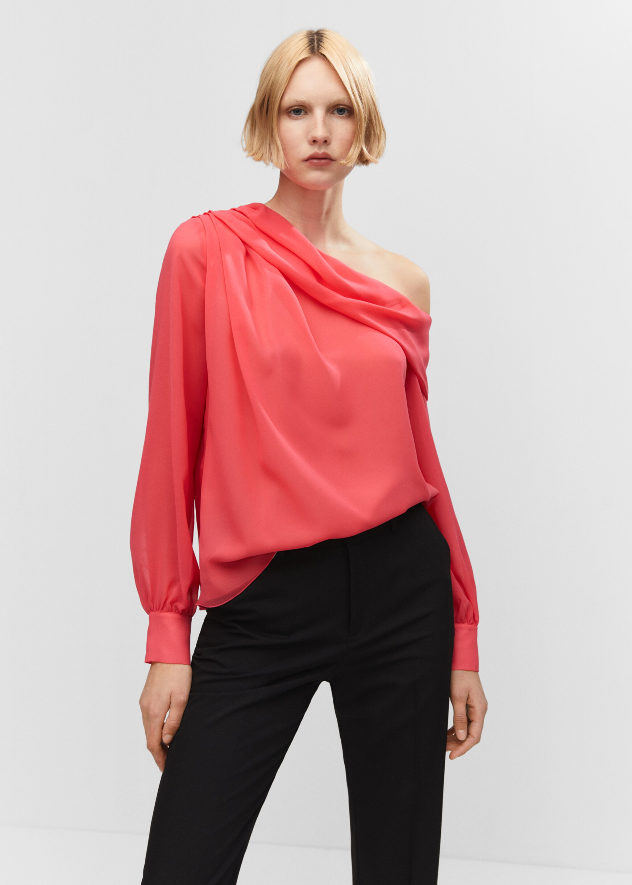 Asymmetrical oversized blouse - Medium plane, Coral Red. Ref: 57010736-00.