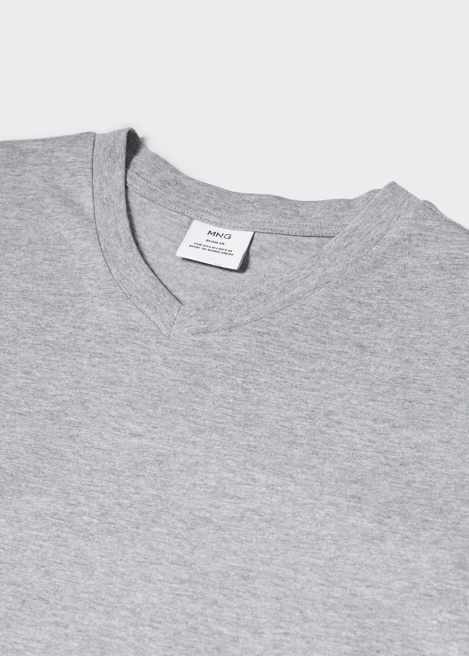 Camiseta básica algodón cuello pico - Detalle del artículo 8