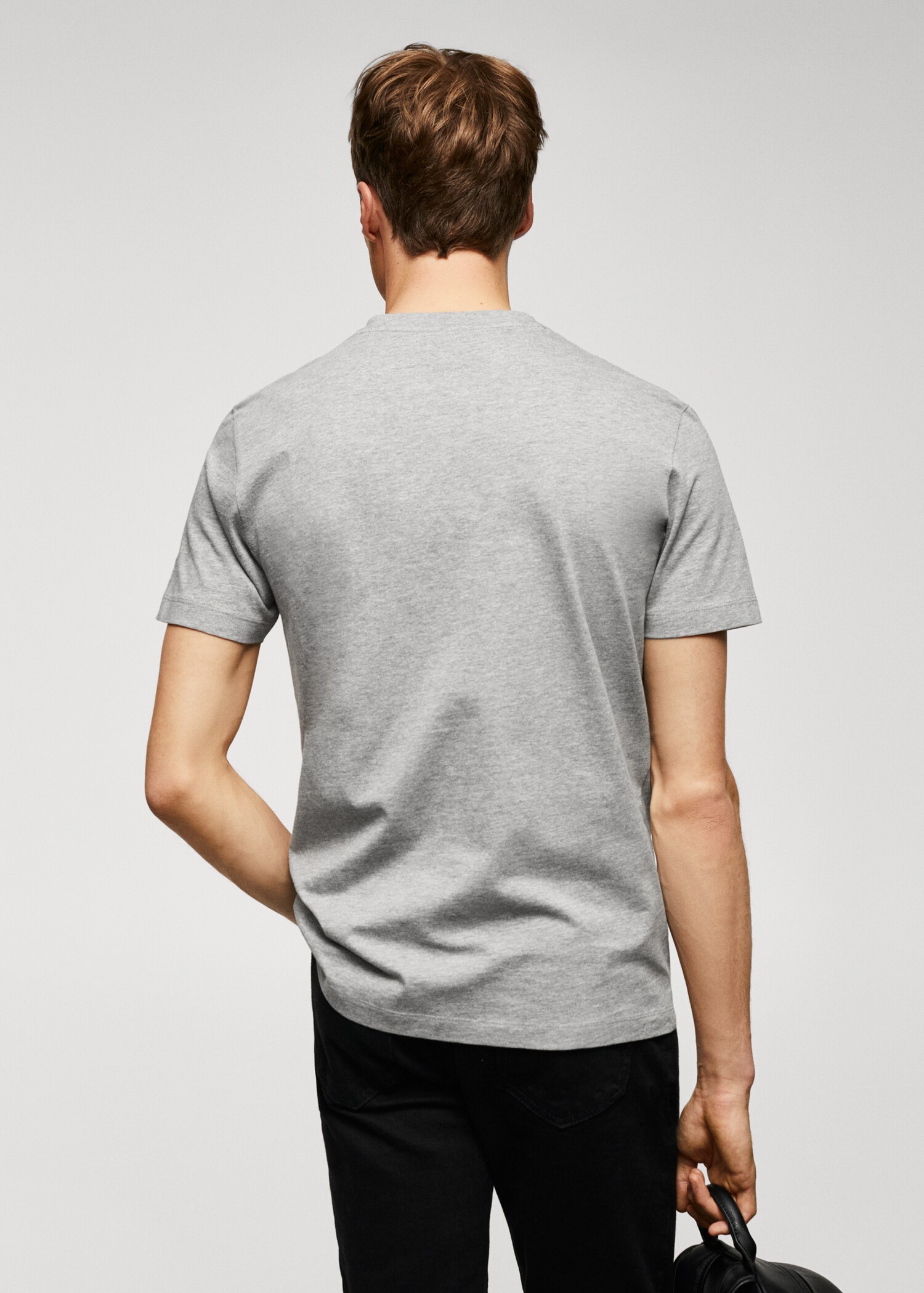 Camiseta básica algodón cuello pico - Reverso del artículo