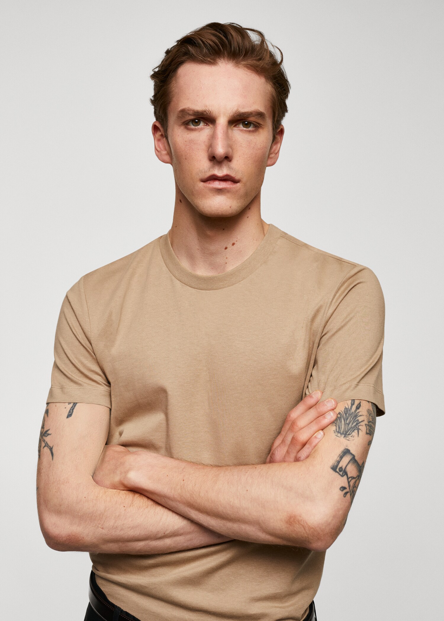 Camiseta básica algodón comfort stretch - Detalle del artículo 1