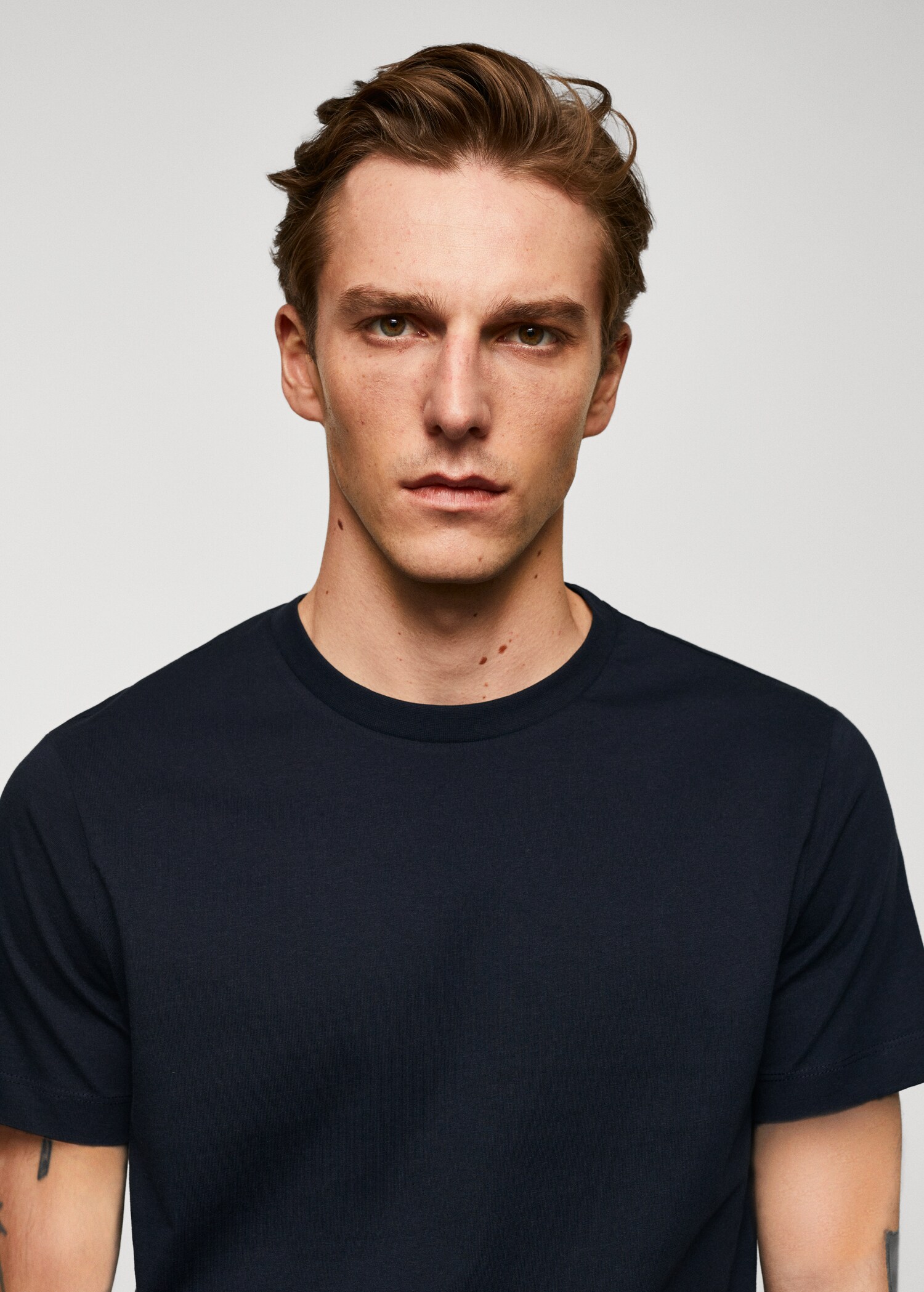 Camiseta básica algodón comfort stretch - Detalle del artículo 1