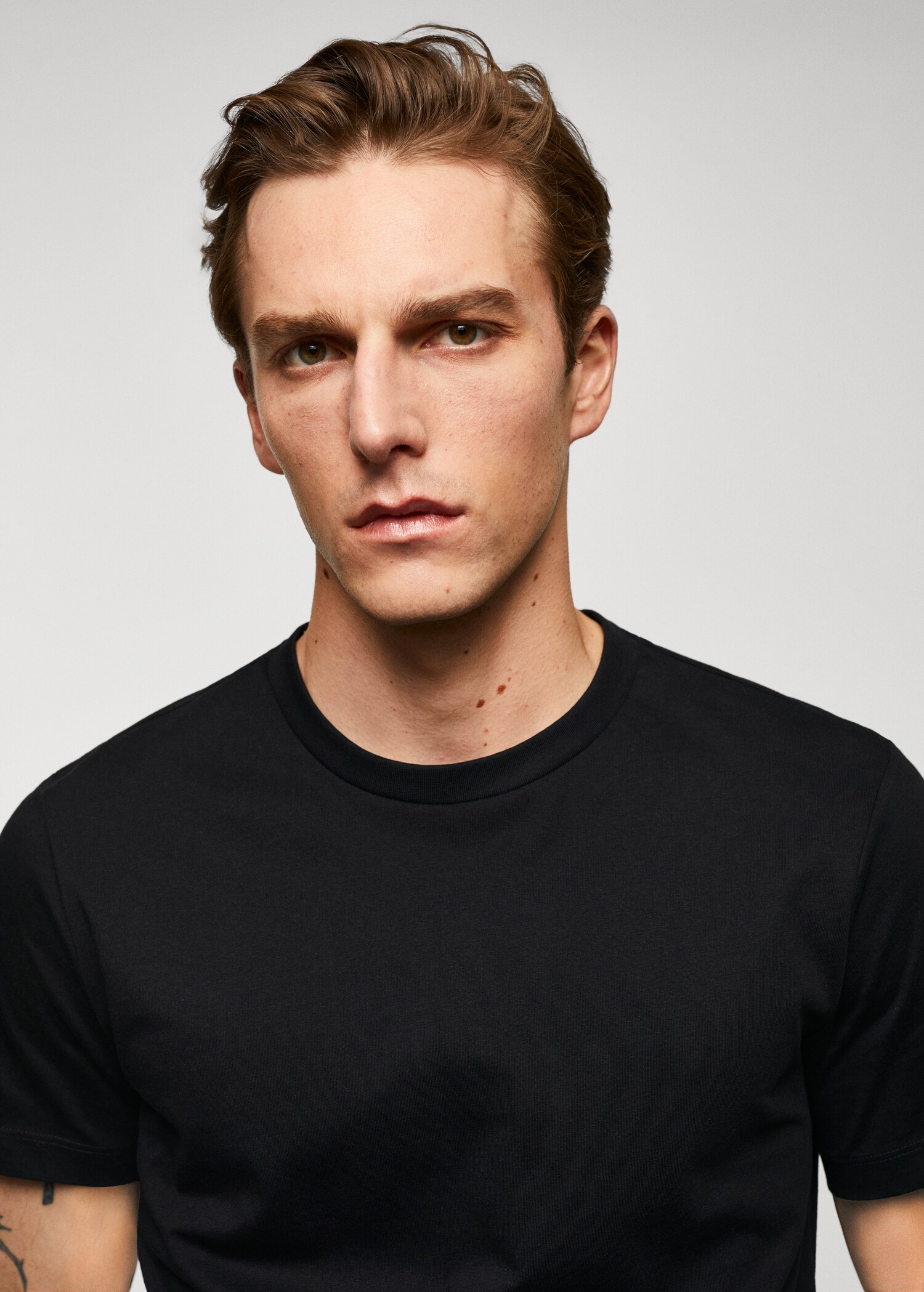 Camiseta básica algodón comfort stretch - Detalle del artículo 1