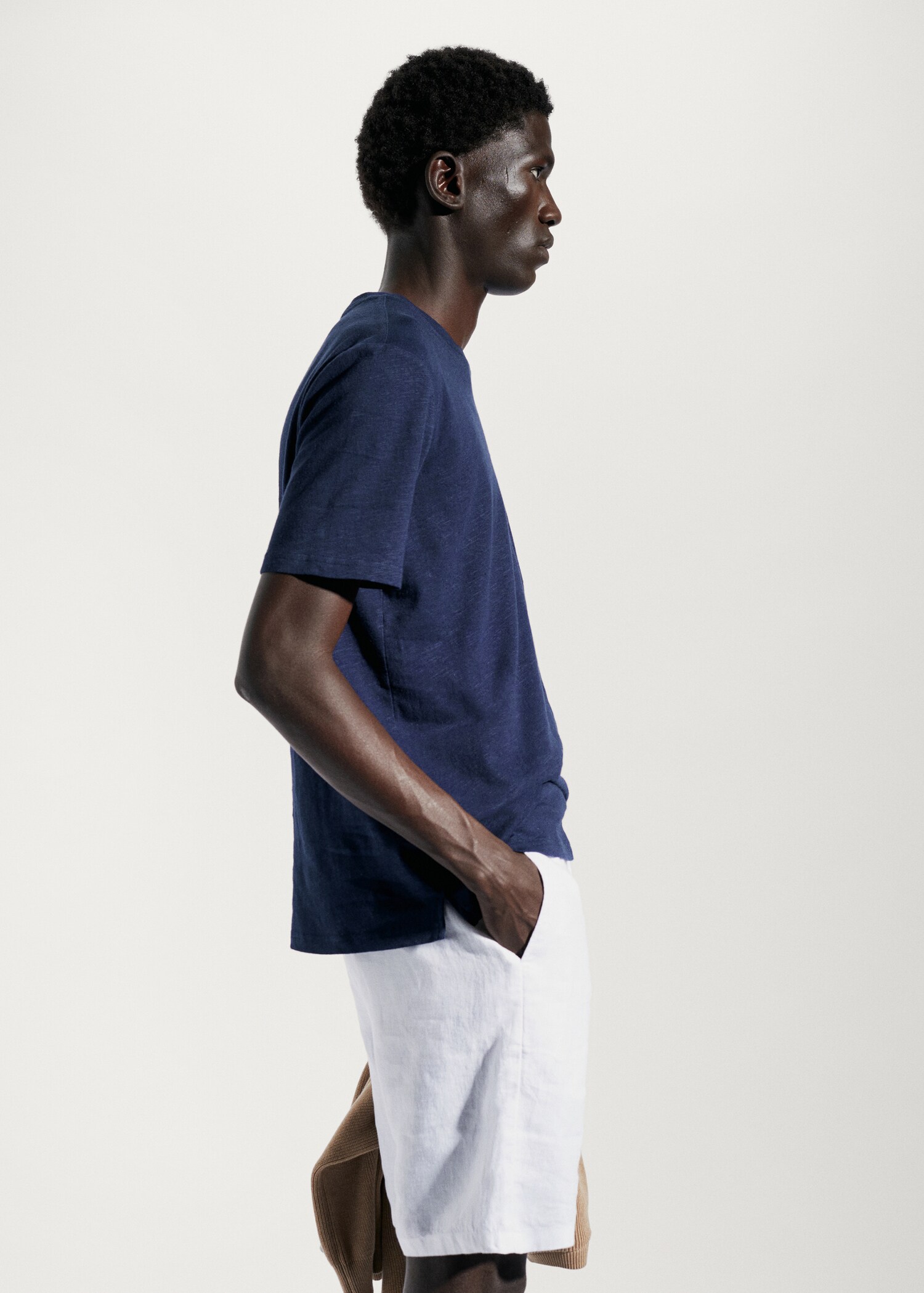 Cotton-linen pocket t-shirt - Details of the article 2