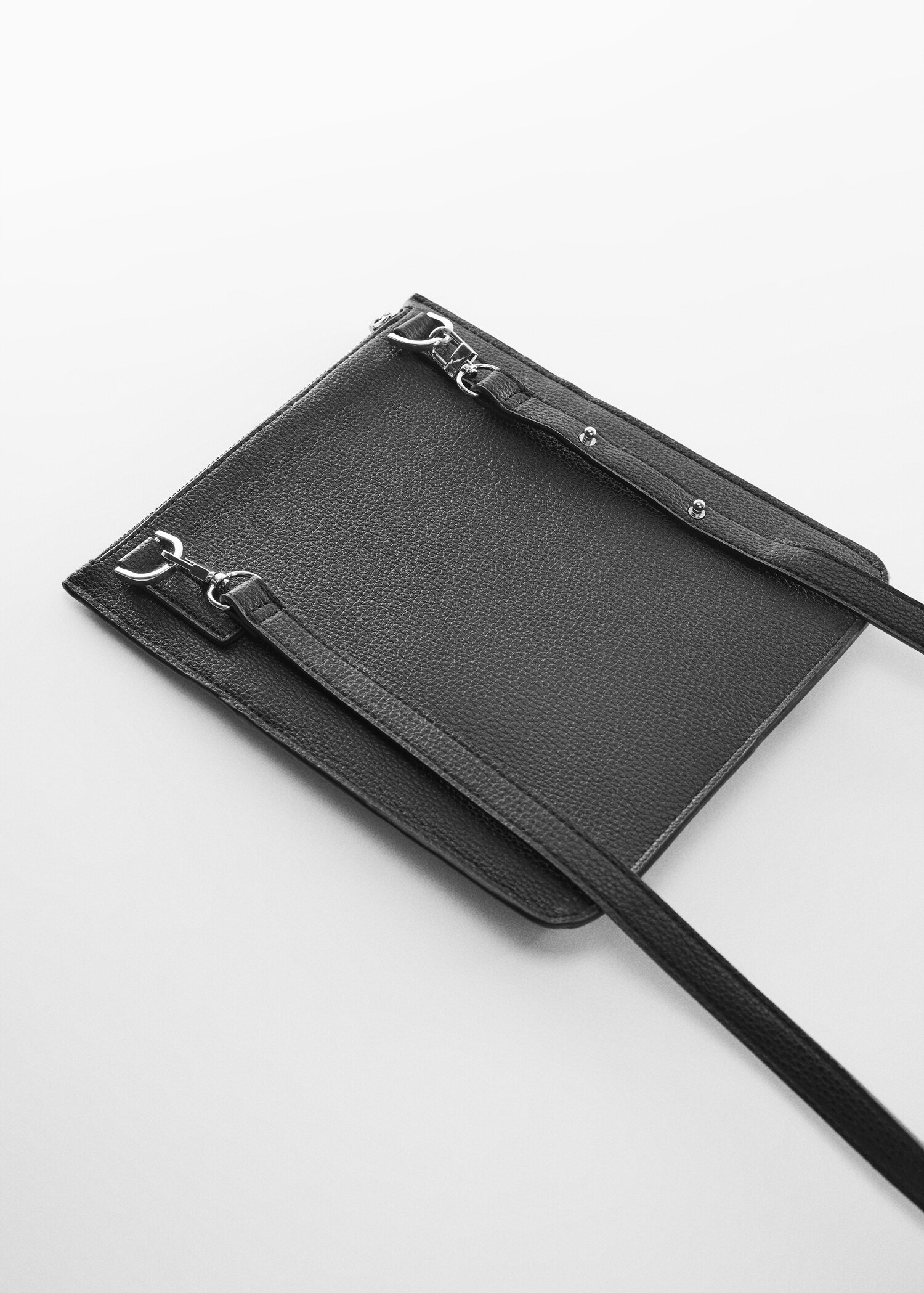 Leather effect zippered shoulder bag - Details of the article 1