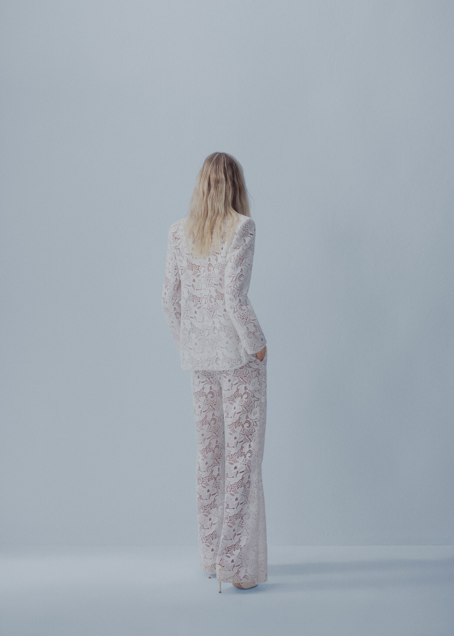 Guipure suit jacket - Reverse of the article