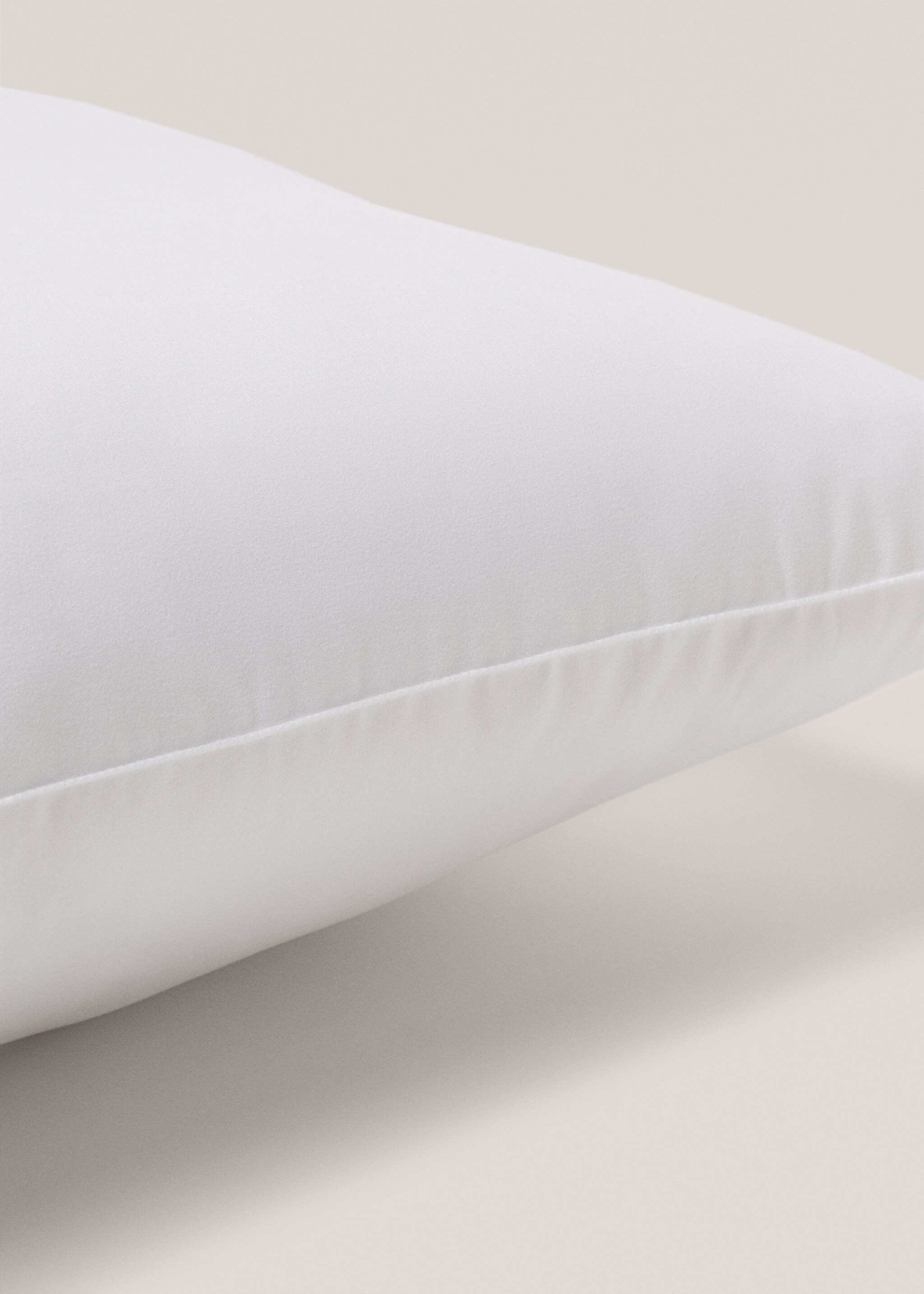 Fibre cushion padding 70x90cm - Details of the article 2, White. Ref: 57012006-00.