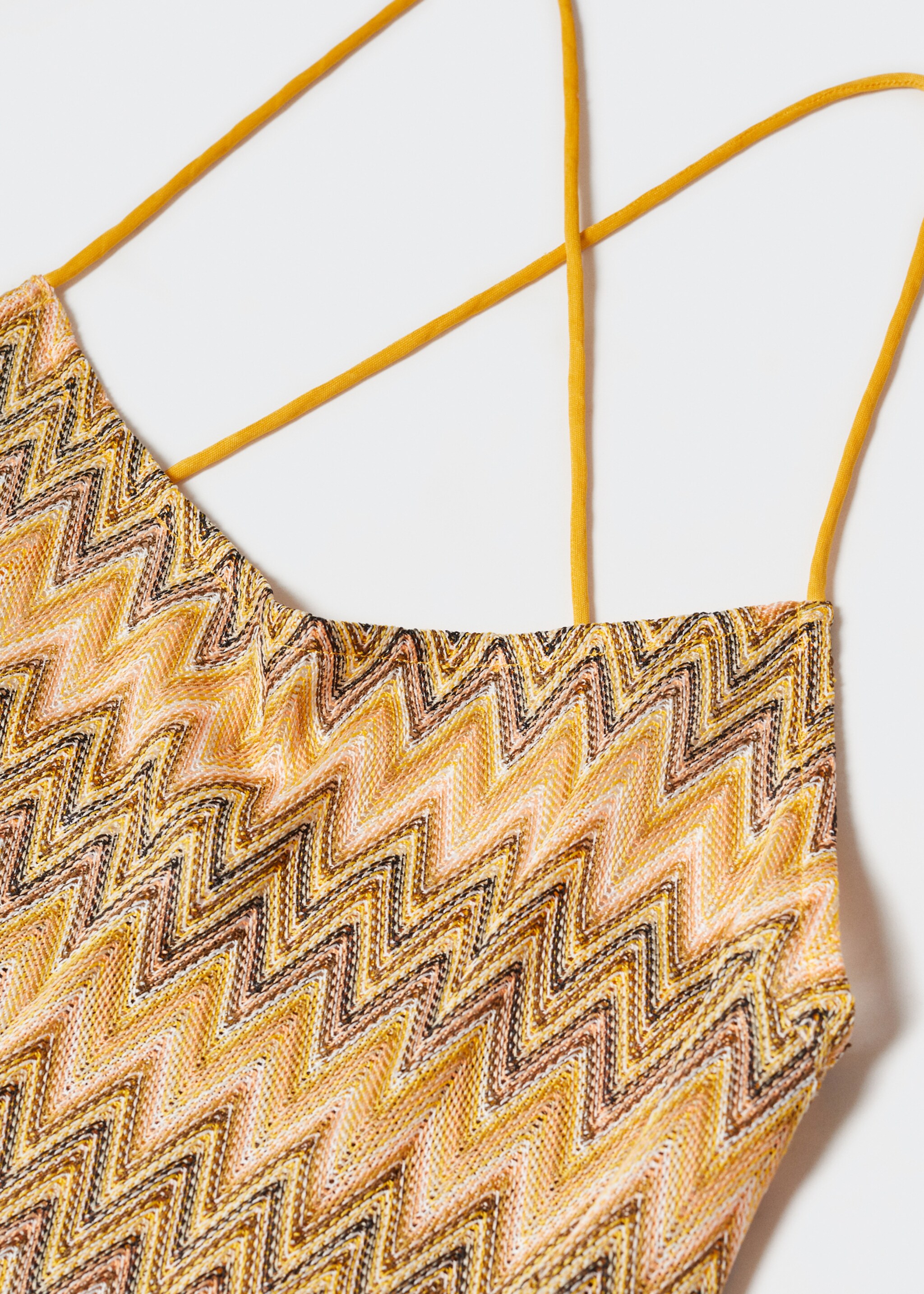 Kleid mit geometrischem Dessin - Detail des Artikels 8