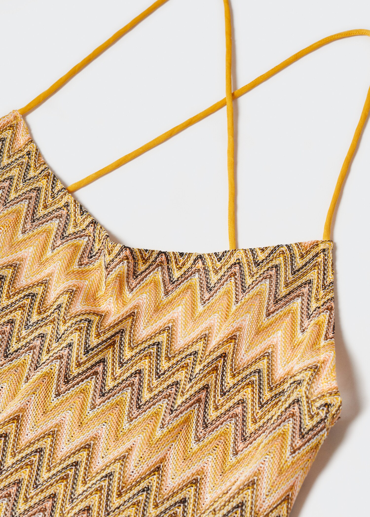 Klänning med geometriskt mönster - Detaljer om artikeln 8