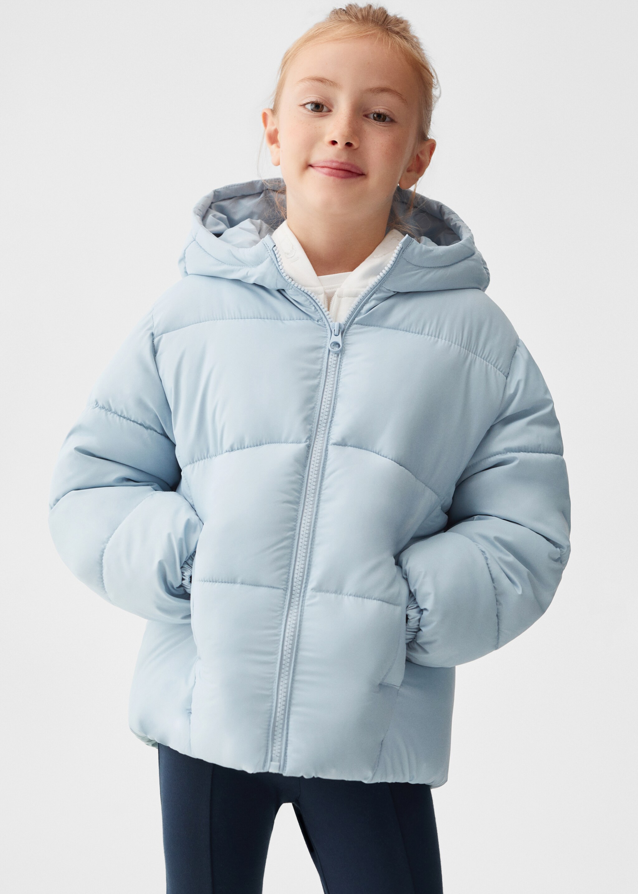 Prošívaný anorak s kapucí - Náhled ve středové rovině, Modrá obloha. Ref: 57013653-00.