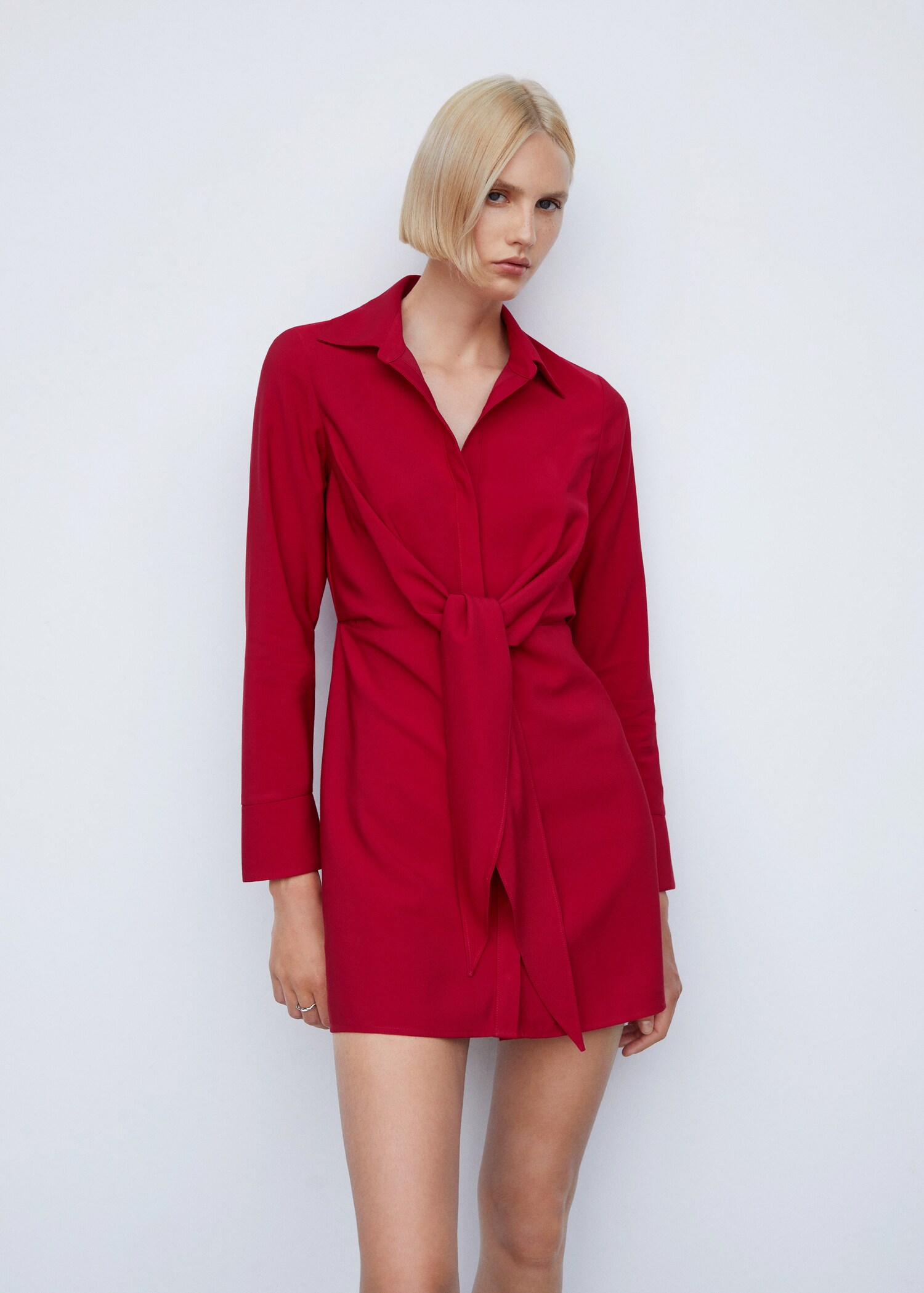 Hemdblusenkleid mit Knotendetail - Mittlere Ansicht