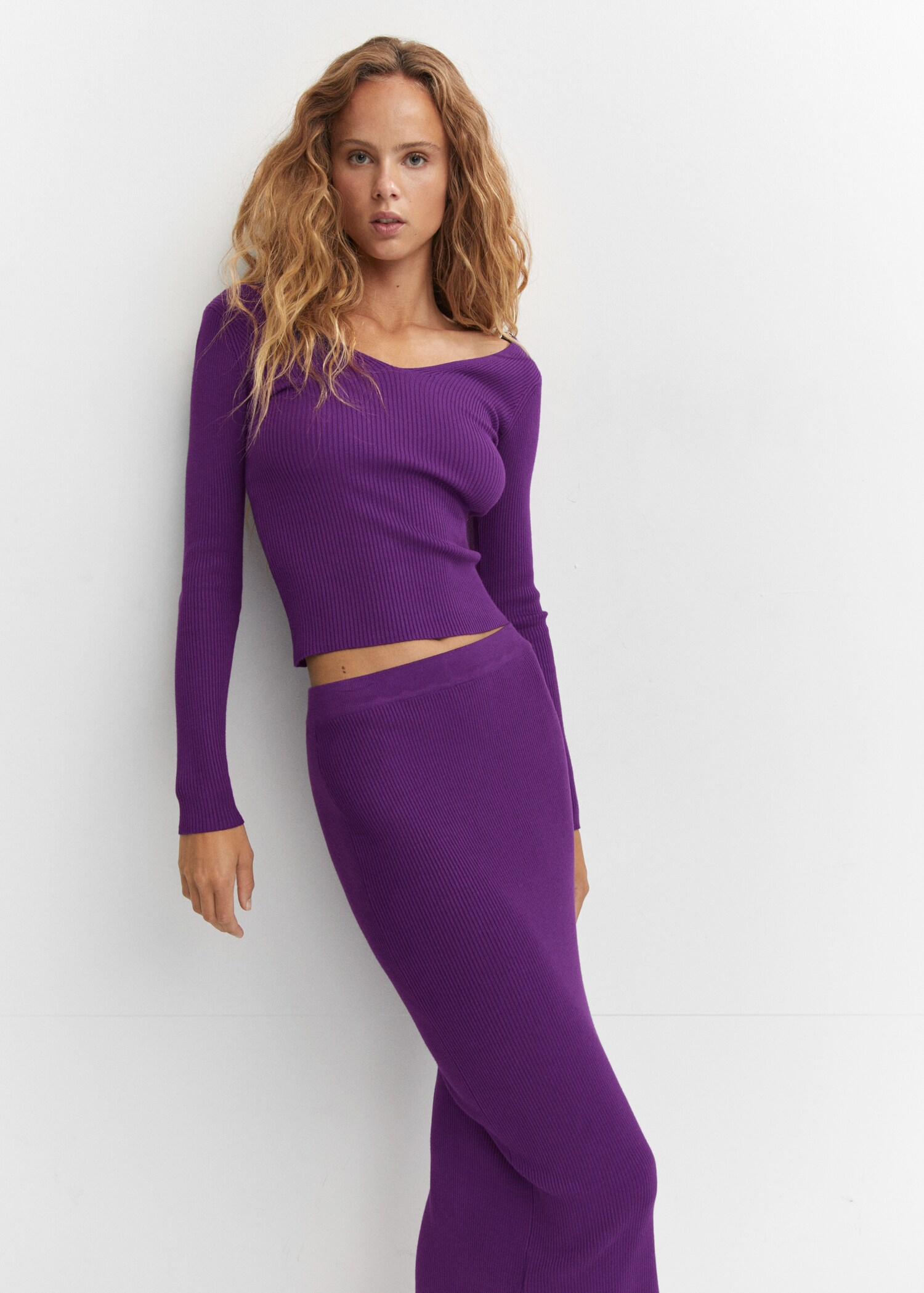 Ribbed sweater with low-cut back - Details of the article 1