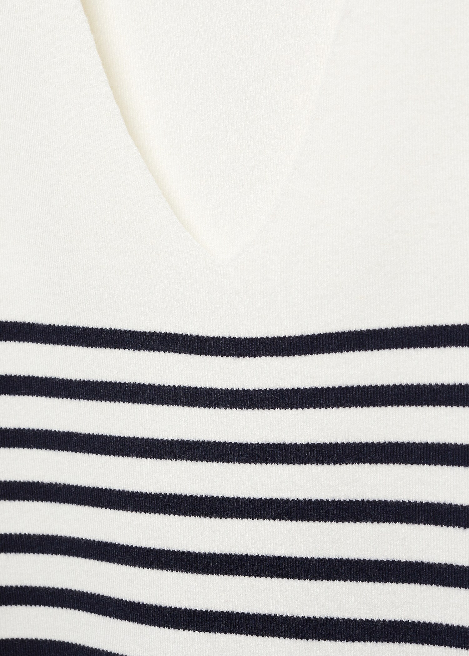 Oversized-Pullover mit V-Ausschnitt - Detail des Artikels 8